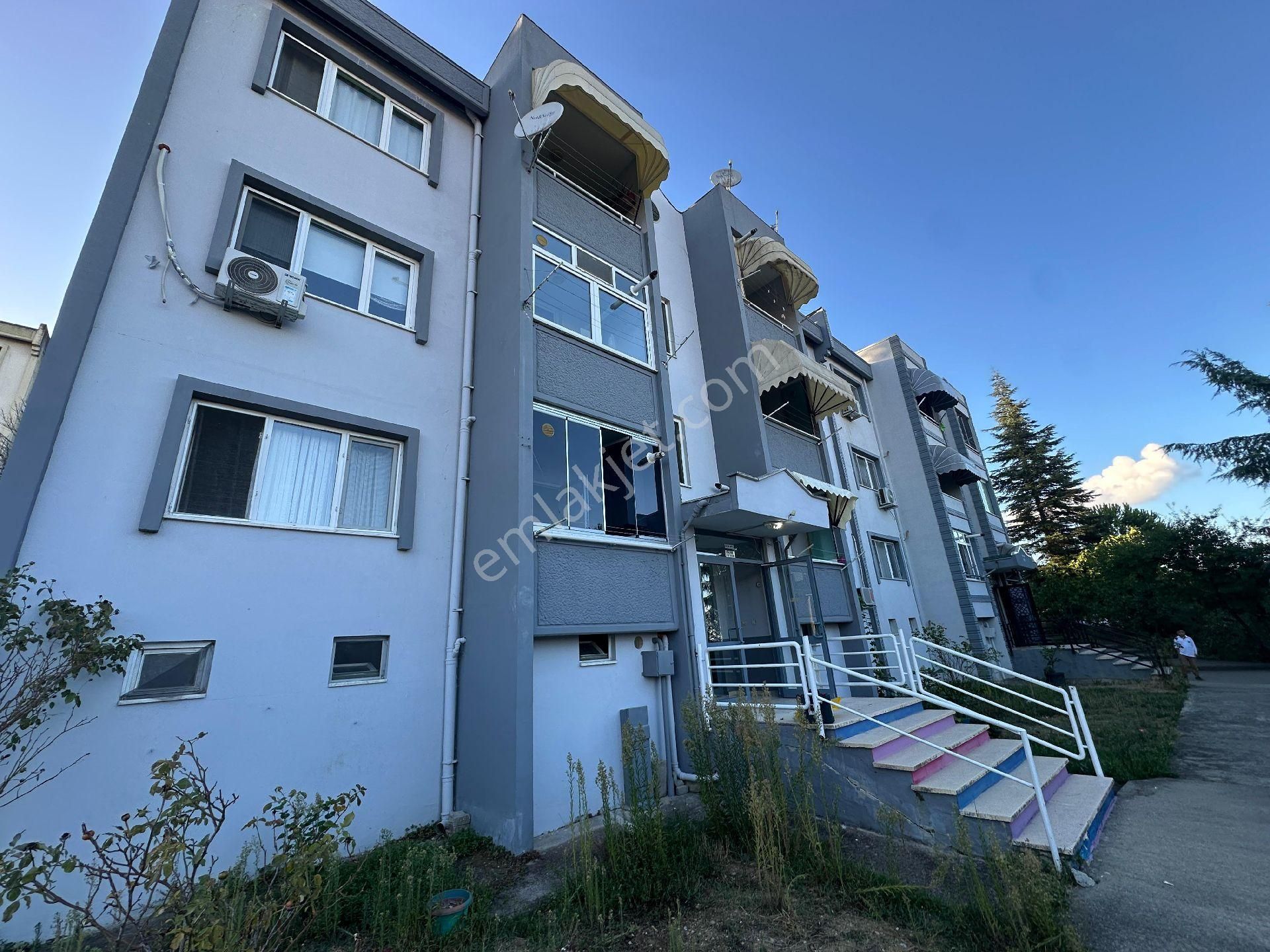 Sakarya Zümrüt Emlak'tan Adapazarı Camili Mahallesi Eşyalı 2+1,kiralık Daire - Görsel 3