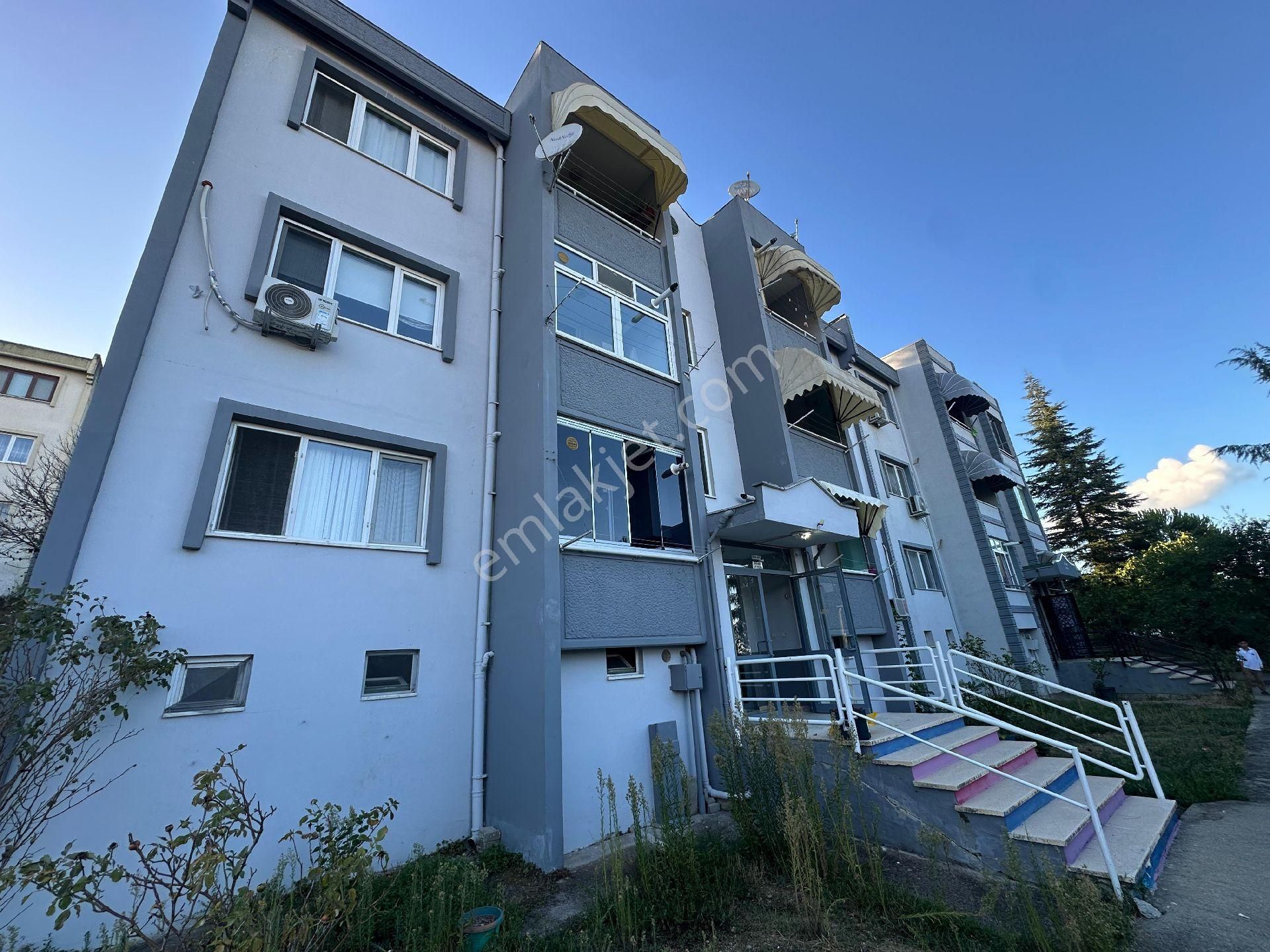 Sakarya Zümrüt Emlak'tan Adapazarı Camili Mahallesi Eşyalı 2+1,kiralık Daire - Görsel 2