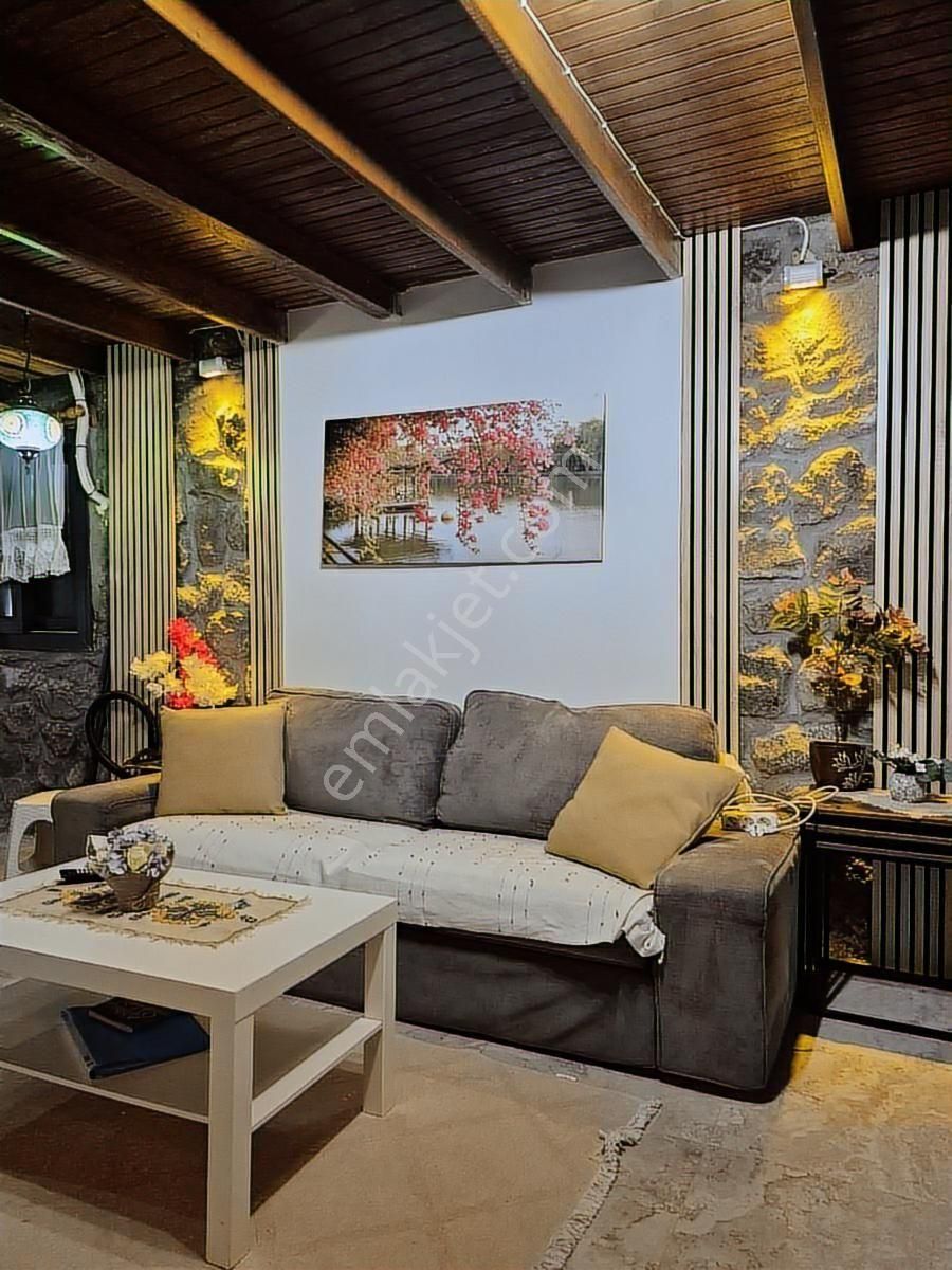 Dikili Yahşibey'de Satılık Bahçeli Taş Villa - Görsel 9