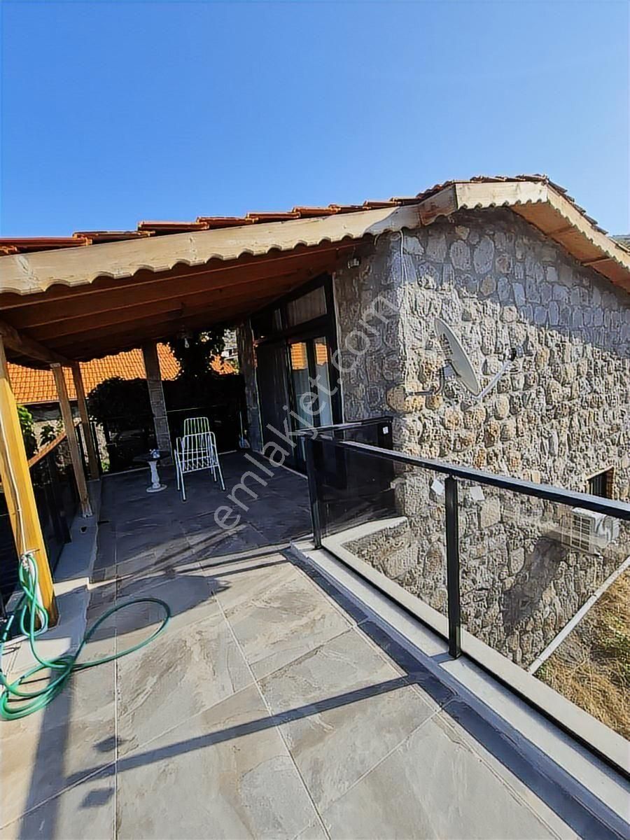 Dikili Yahşibey'de Satılık Bahçeli Taş Villa - Görsel 31