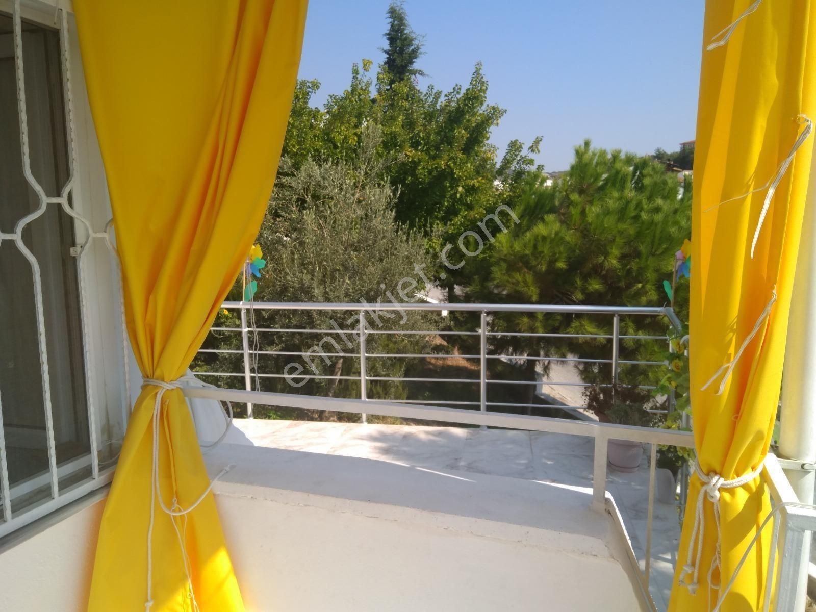 Deniz Manzaralı Geniş Bahçeli 4+1 Satılık Tripleks Villa - Görsel 17