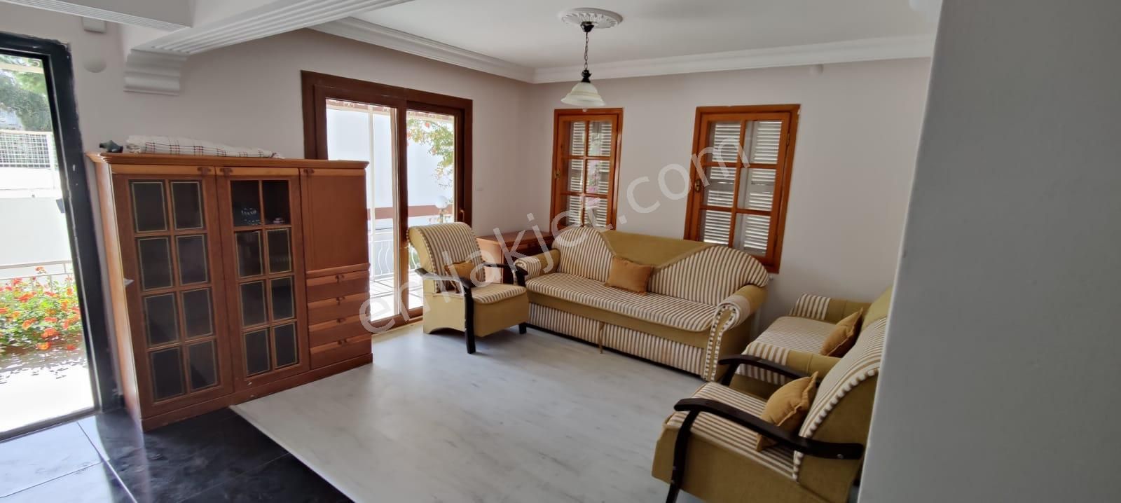 Kuşadası Kadınlar Denizinde Müstakil 3+1 Eşyalı Satılık Villa - Görsel 2