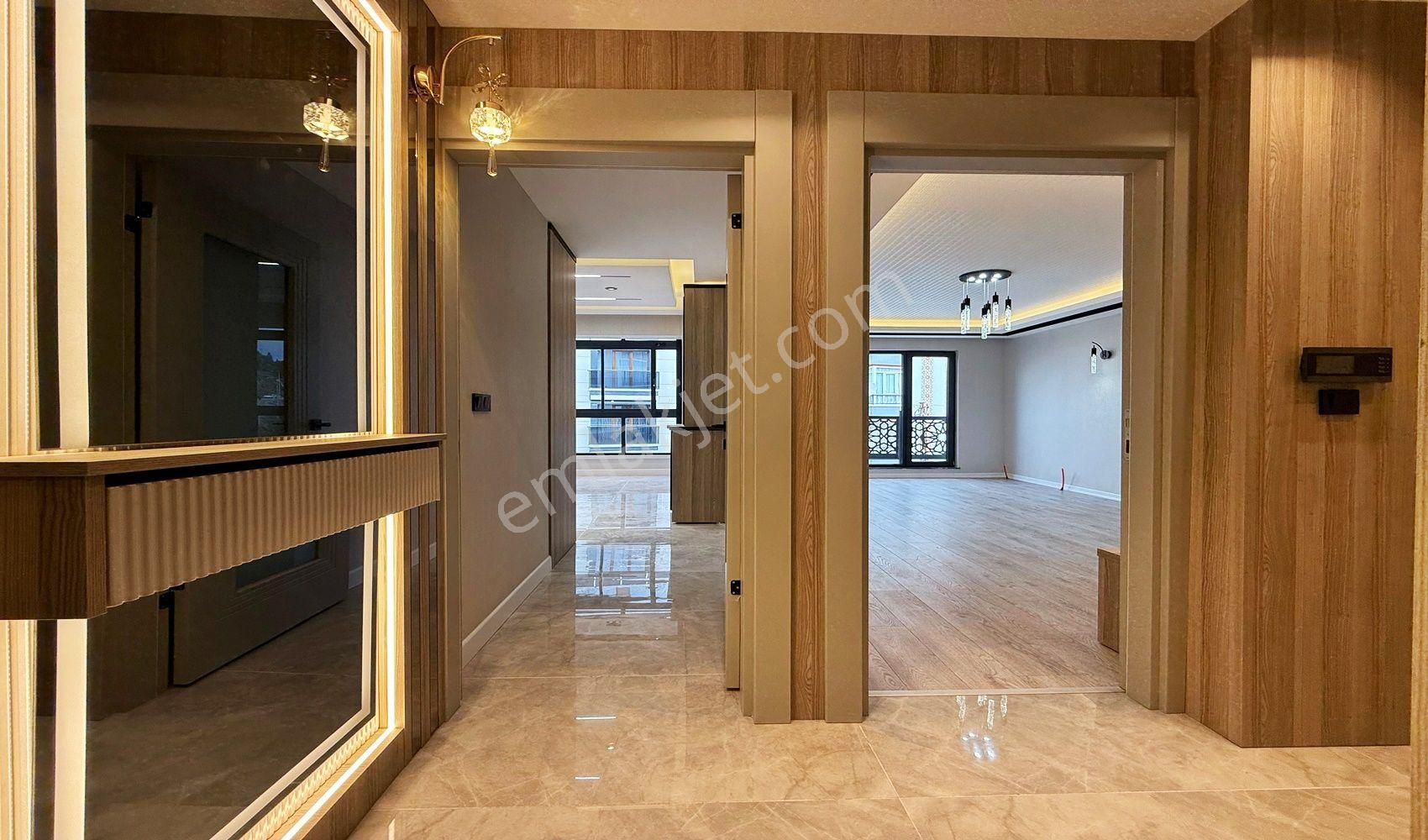 Vadi'den Karakayada -bulvar Yakını -ara Kat -lüks Yapılı- 3+1 ! - Görsel 20