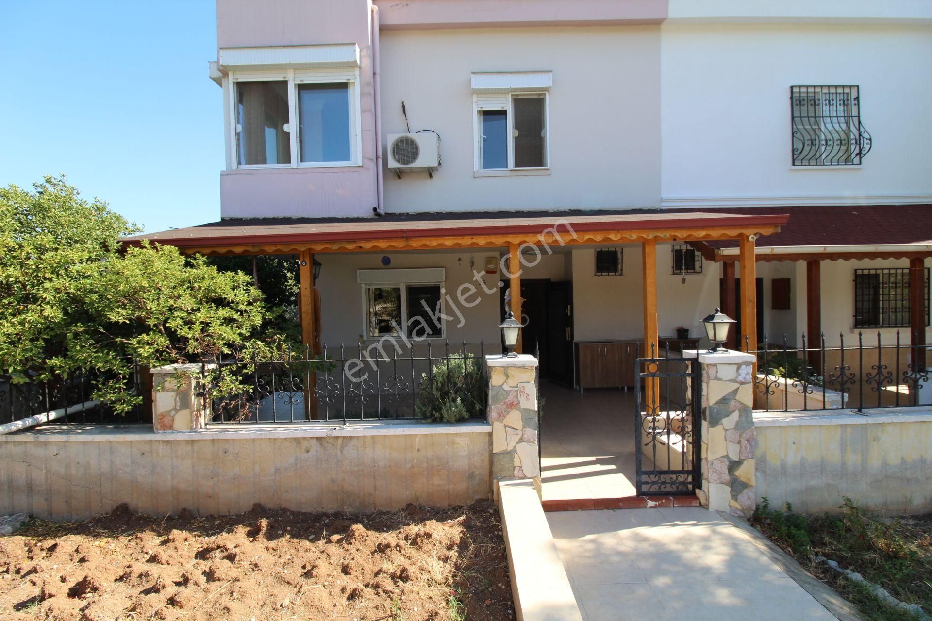 Aslan'dan Kuyulukta Doğa Ve Deniz Manzaralı Tripleks Villa