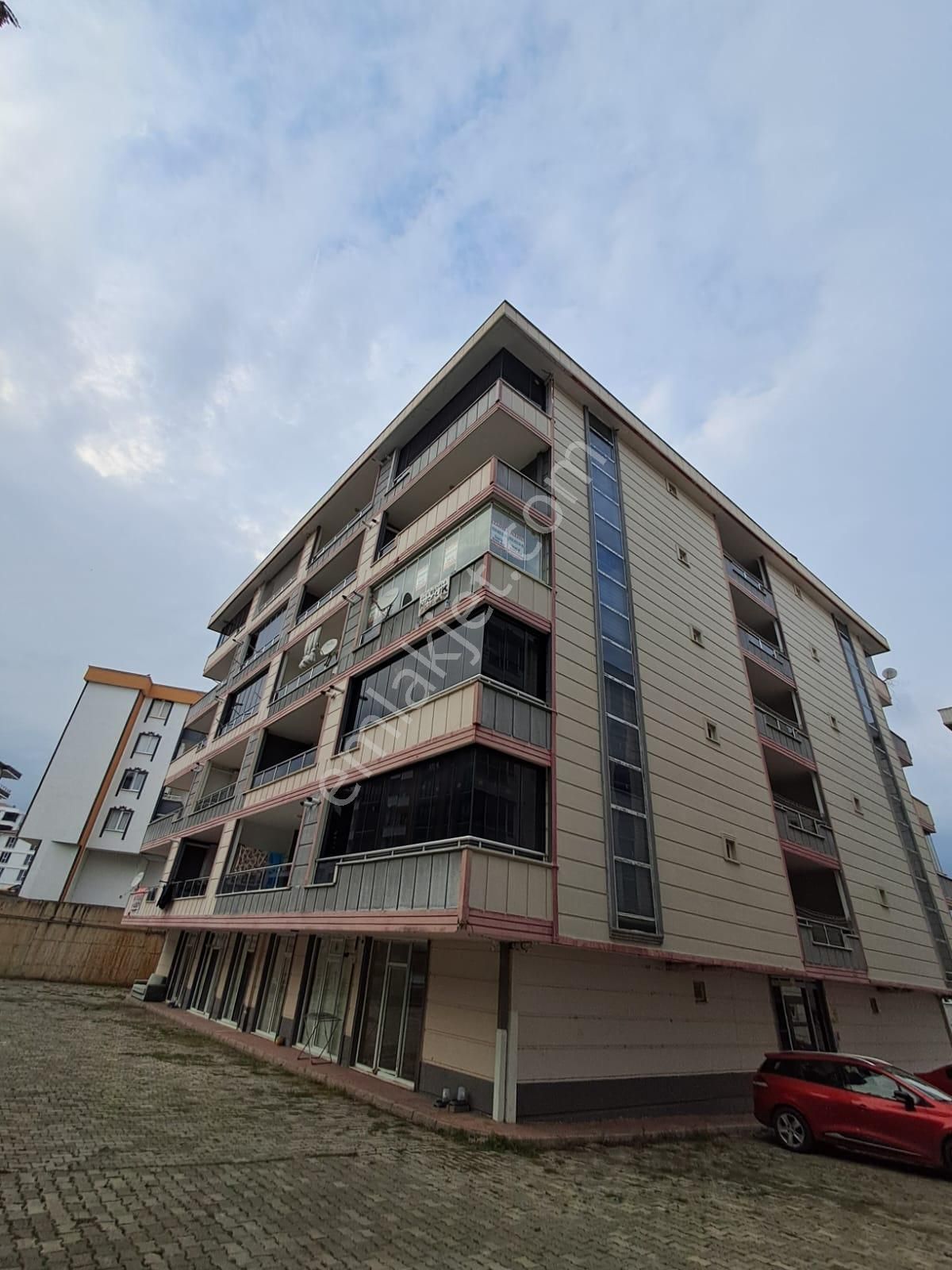 Samsun Atakum Körfez Mah. Tramvay Durağına 75 Mt 1+1 Acil Eşyalı Satılık Daire