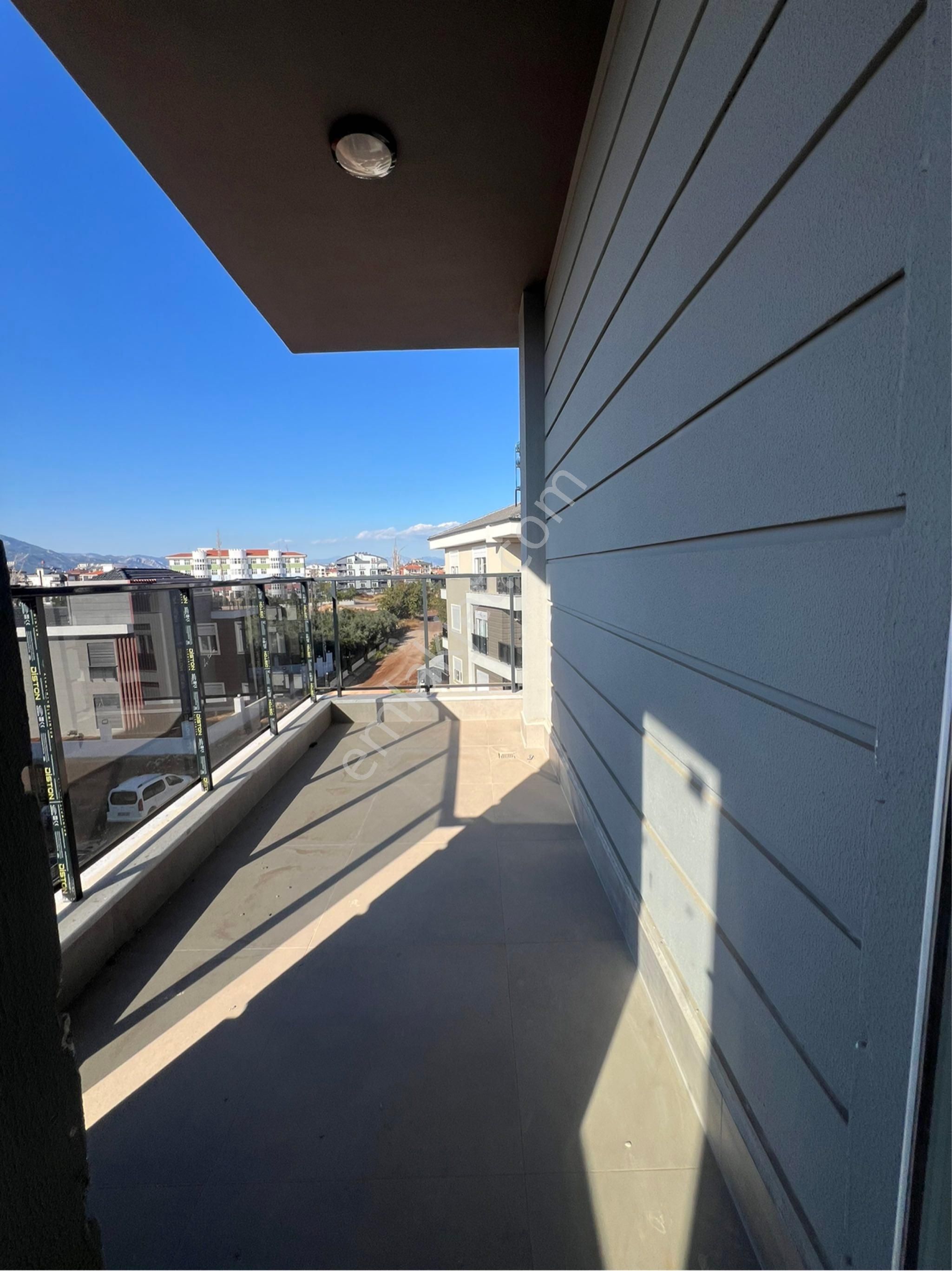 Döşemealtı Bahçeyakada Sıfır Havuzlu Doğalgazlı Daire 2+1 - Görsel 3