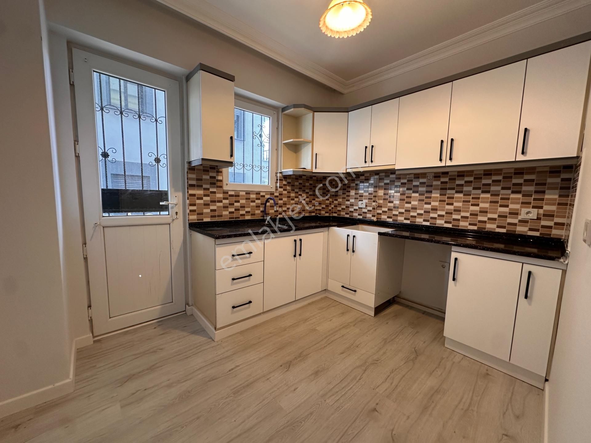 Didim Cem Evi Altında 2+1 Ayrı Mutfak Daire - Görsel 5