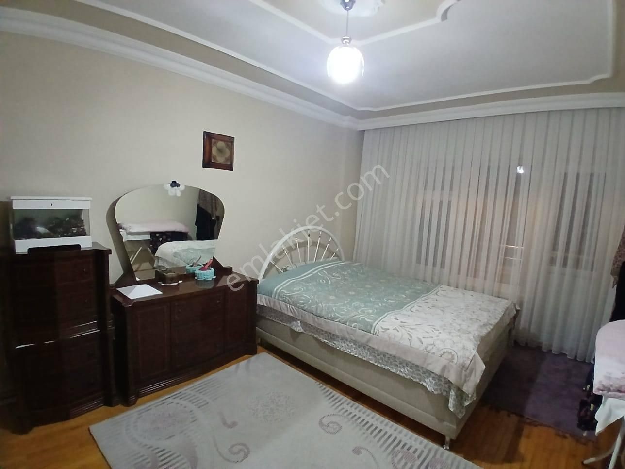 Nasreddin Emlaktan Cumhuriyet Okulu Civarı Satılık Bakımlı Daire - Görsel 6