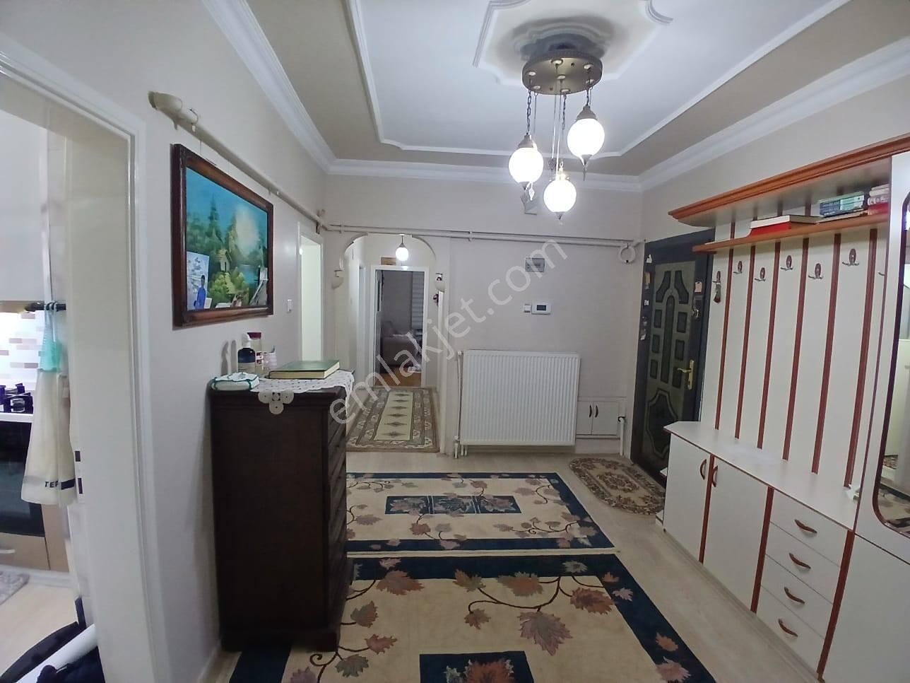 Nasreddin Emlaktan Cumhuriyet Okulu Civarı Satılık Bakımlı Daire - Görsel 3