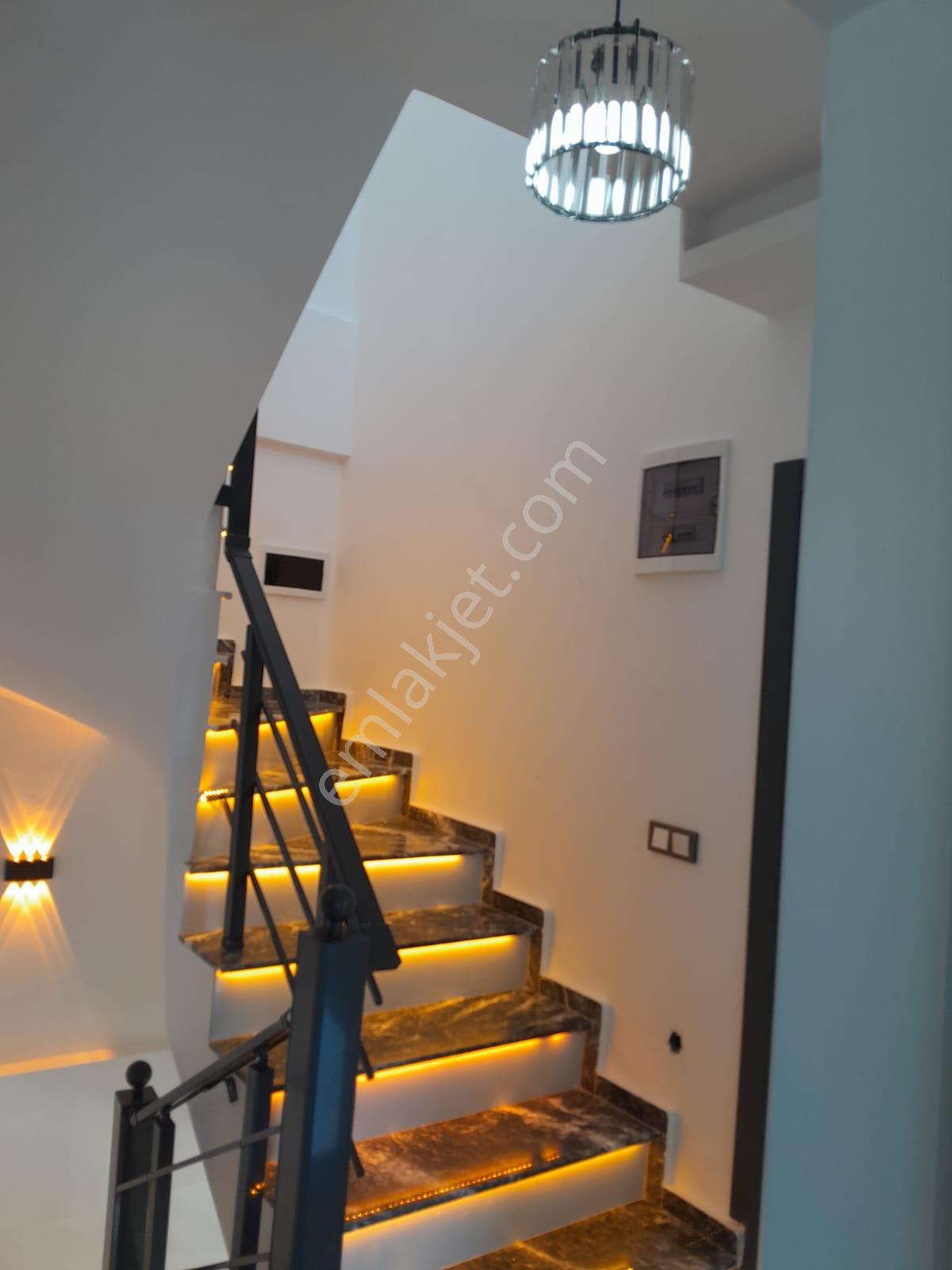 Didimde Denize Yakın 4+1 Sıfır Villa - Görsel 23
