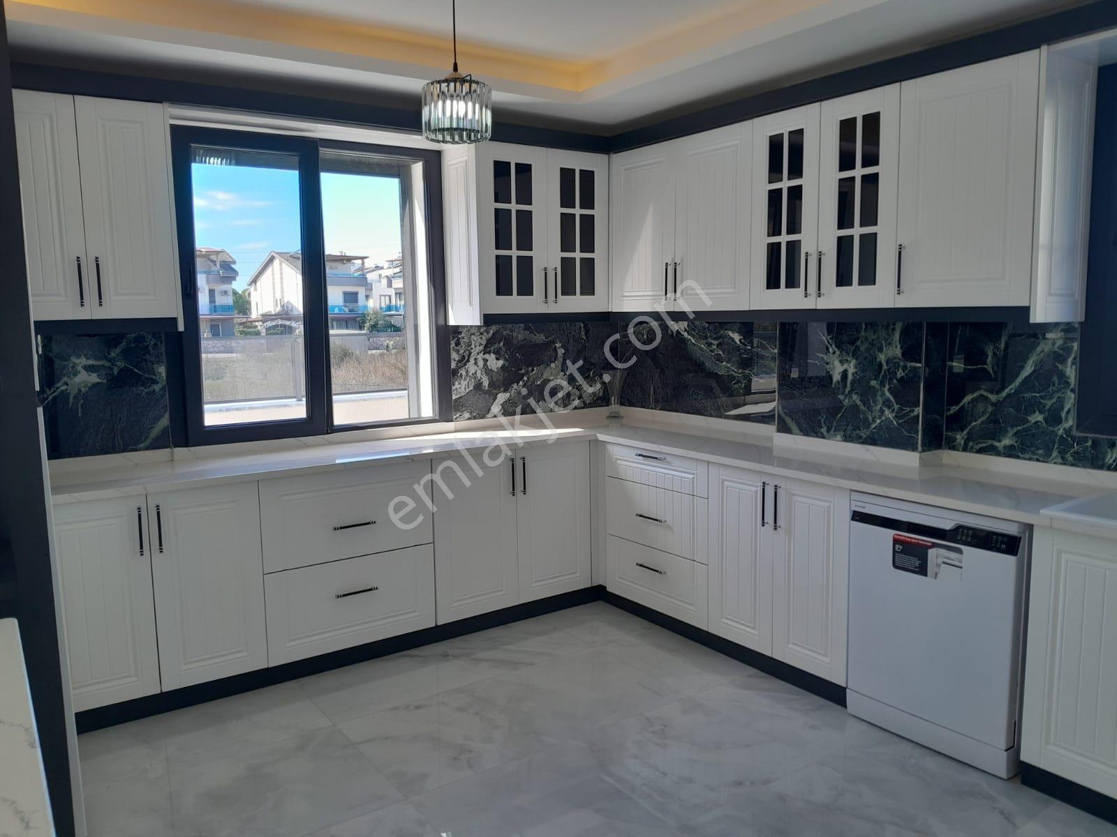 Didimde Denize Yakın 4+1 Sıfır Villa - Görsel 8