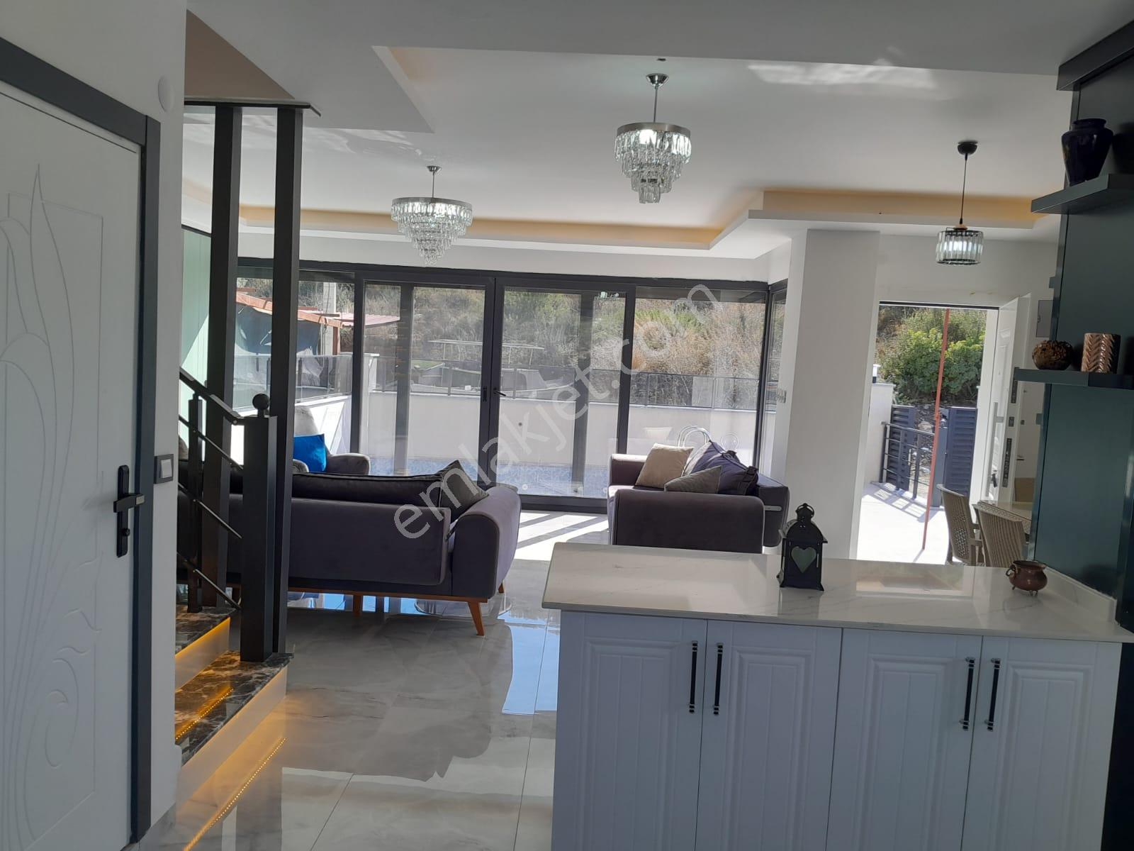 Didimde Denize Yakın 4+1 Sıfır Villa - Görsel 12