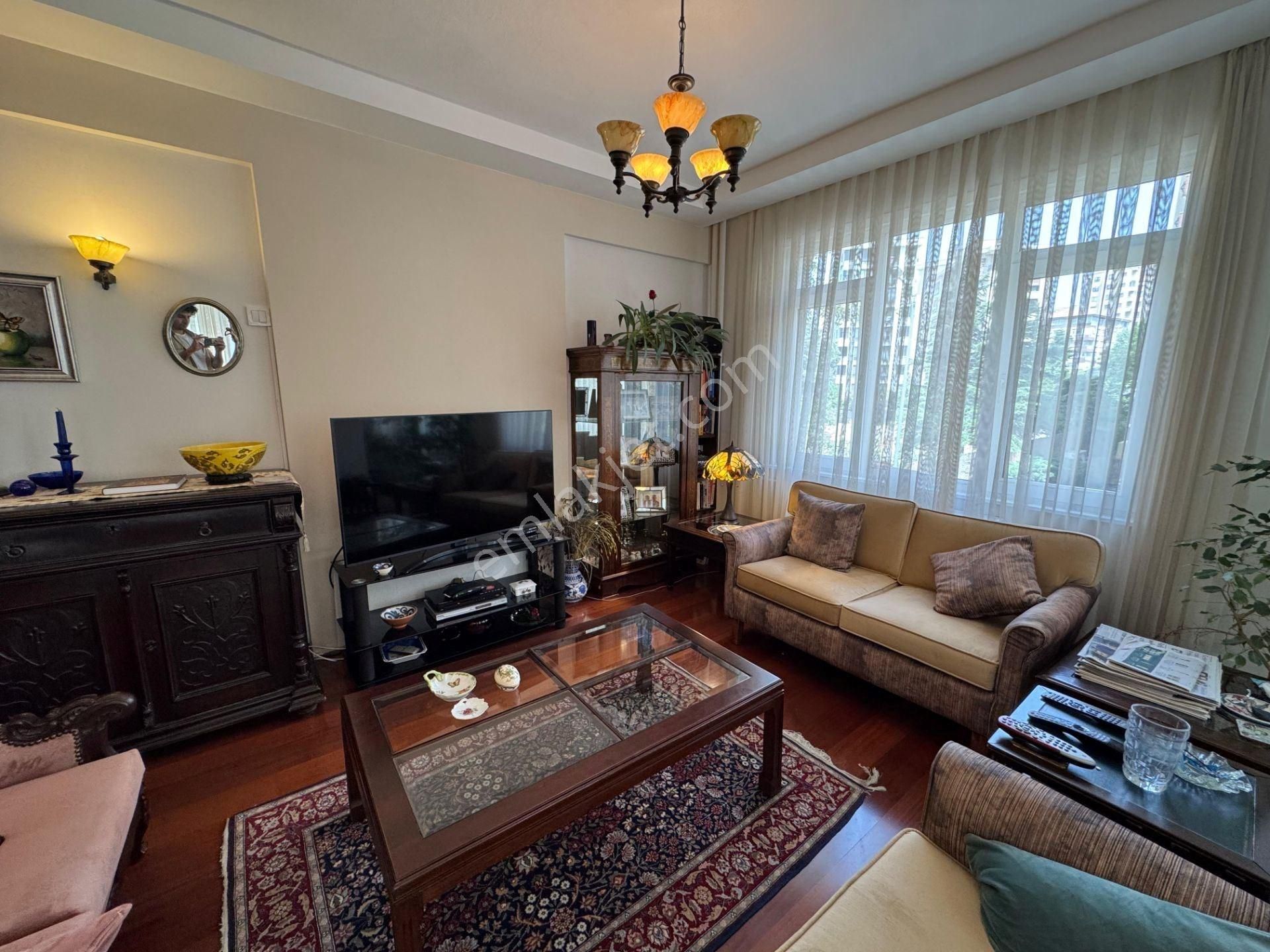 Selamiçeşme Özgürlük Parkına Yakın Konumda 3+1 Satılık - Görsel 8