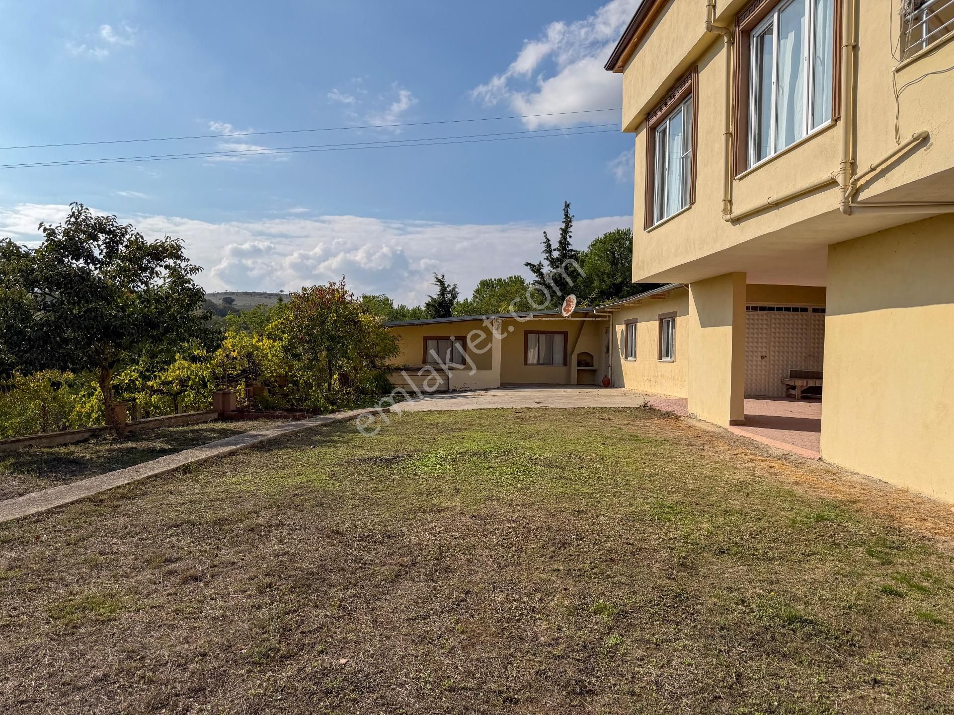 Balıkesir Davutlar'da Doğa Manzaralı Satılık Eşyalı Müstakil Ev - Görsel 11