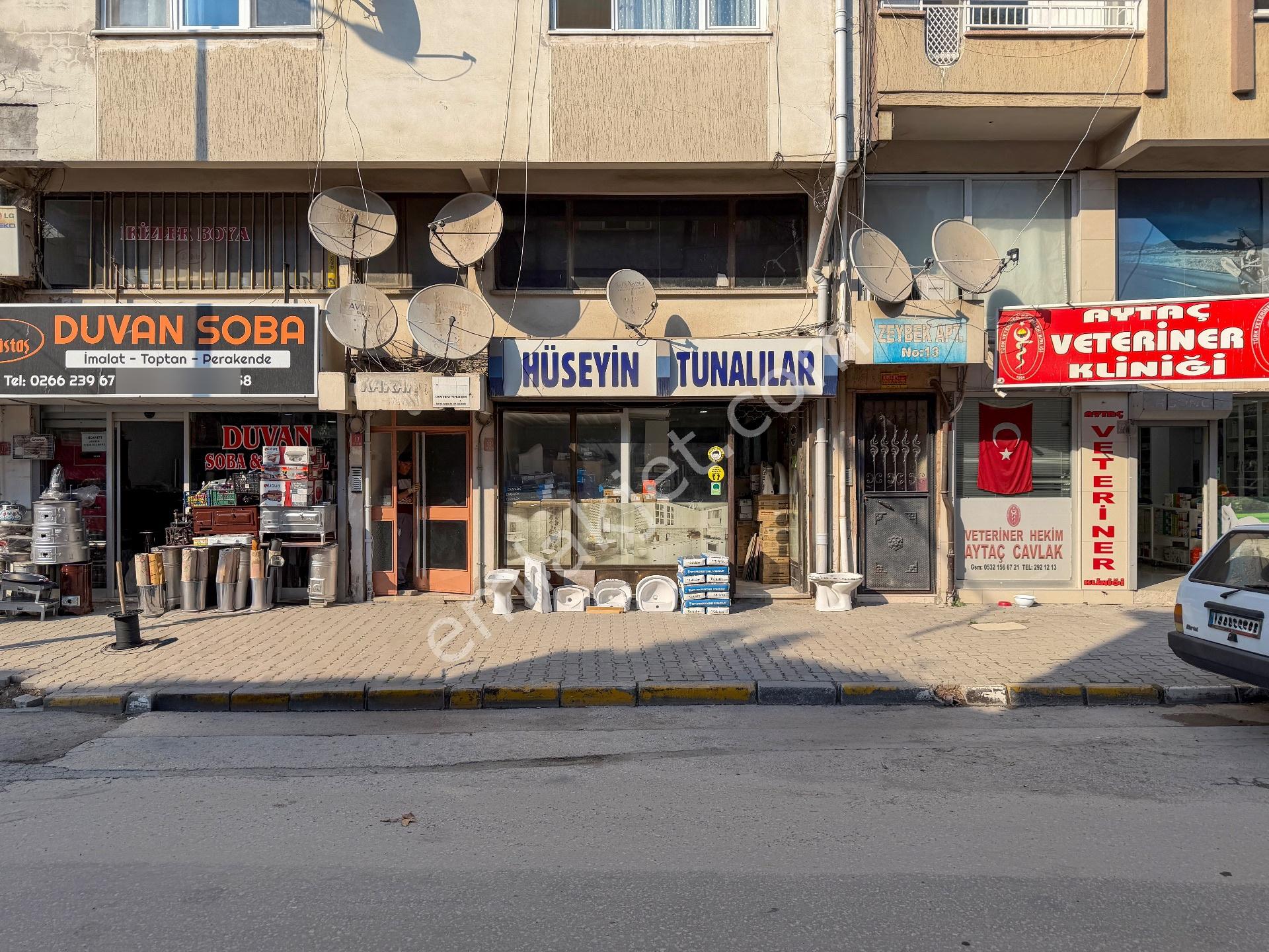 Balıkesir Karesi Ege Mah. Demirciler Cd. Satılık 3 Katlı Dükkan
