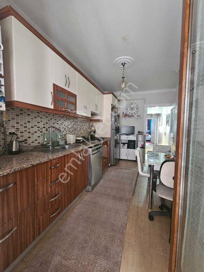 Bahariye Mahallesinde Satılık 2+1 Genç Bina - Görsel 13