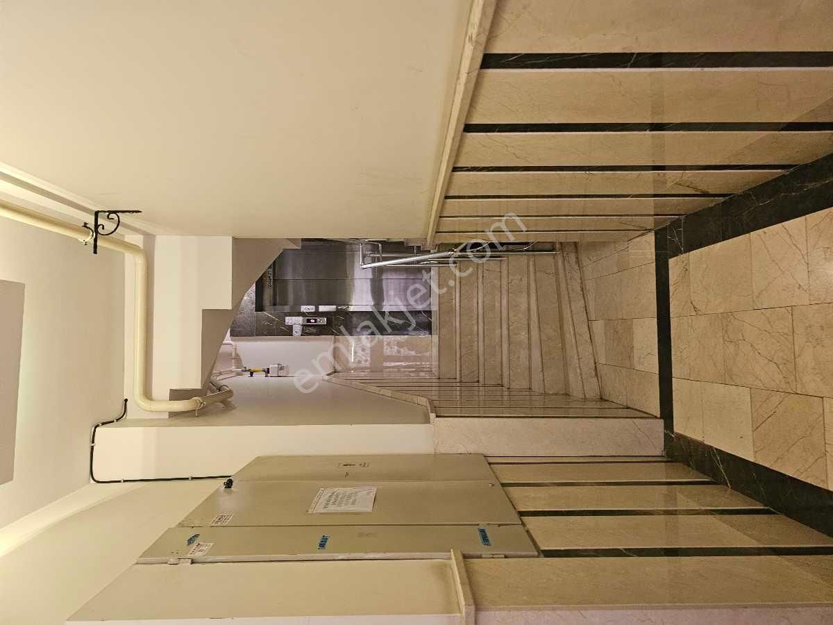 Bahariye Mahallesinde Satılık 2+1 Genç Bina - Görsel 4