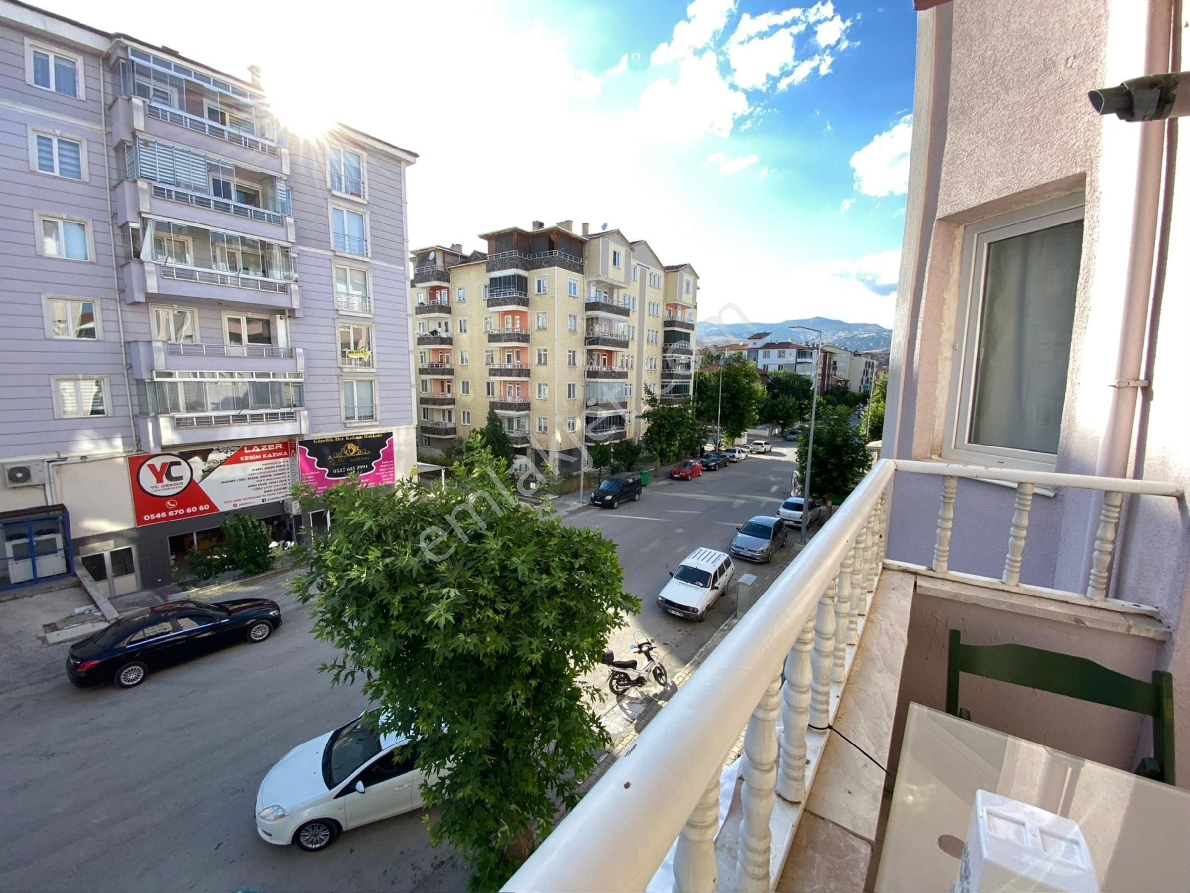 Turhal Ana Cadde Üzeri Batıkent Sitesi Satılık 3+1 Ara Kat Daire - Görsel 9