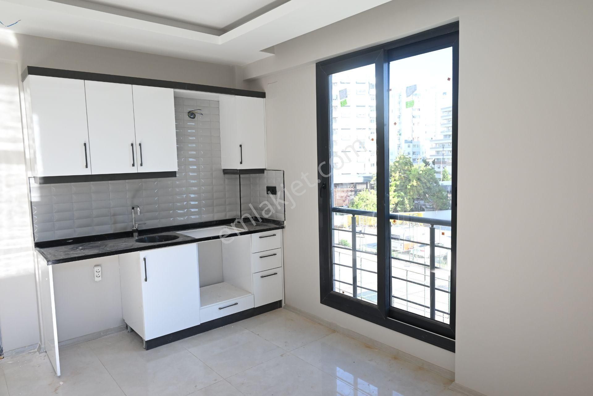 Mersin Üniversite Caddesi Baymar Market Civarı 2+1 Sıfır Satılık - Görsel 3