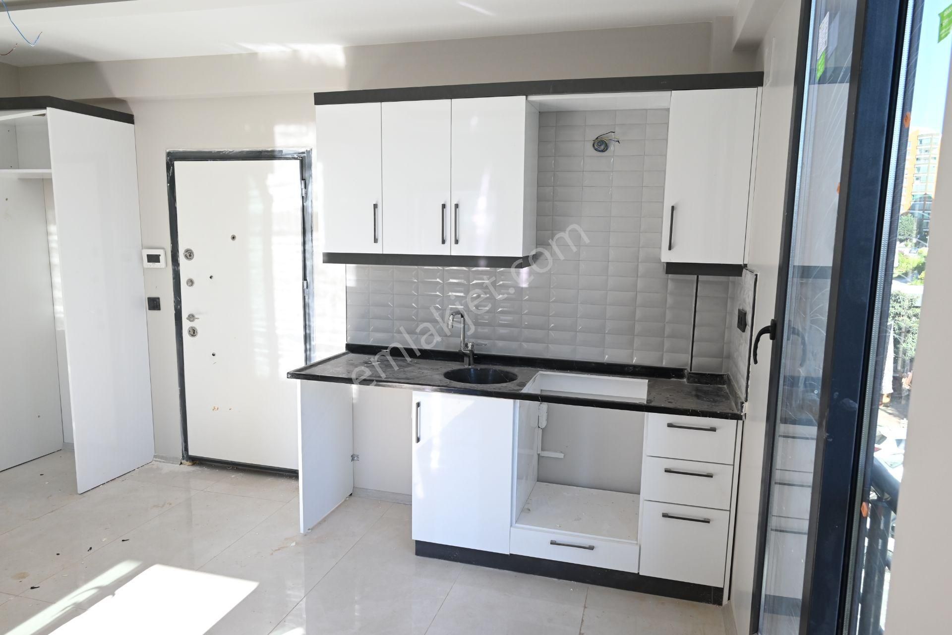 Mersin Üniversite Caddesi Baymar Market Civarı 2+1 Sıfır Satılık - Görsel 4