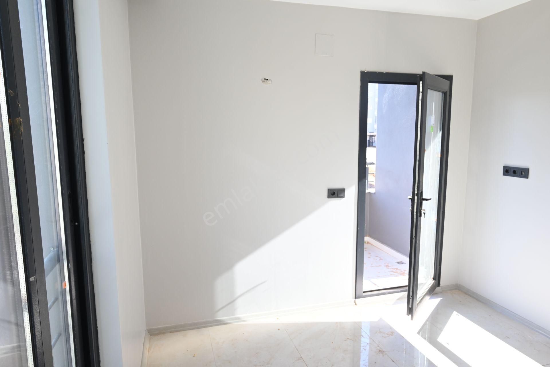 Mersin Üniversite Caddesi Baymar Market Civarı 2+1 Sıfır Satılık - Görsel 11