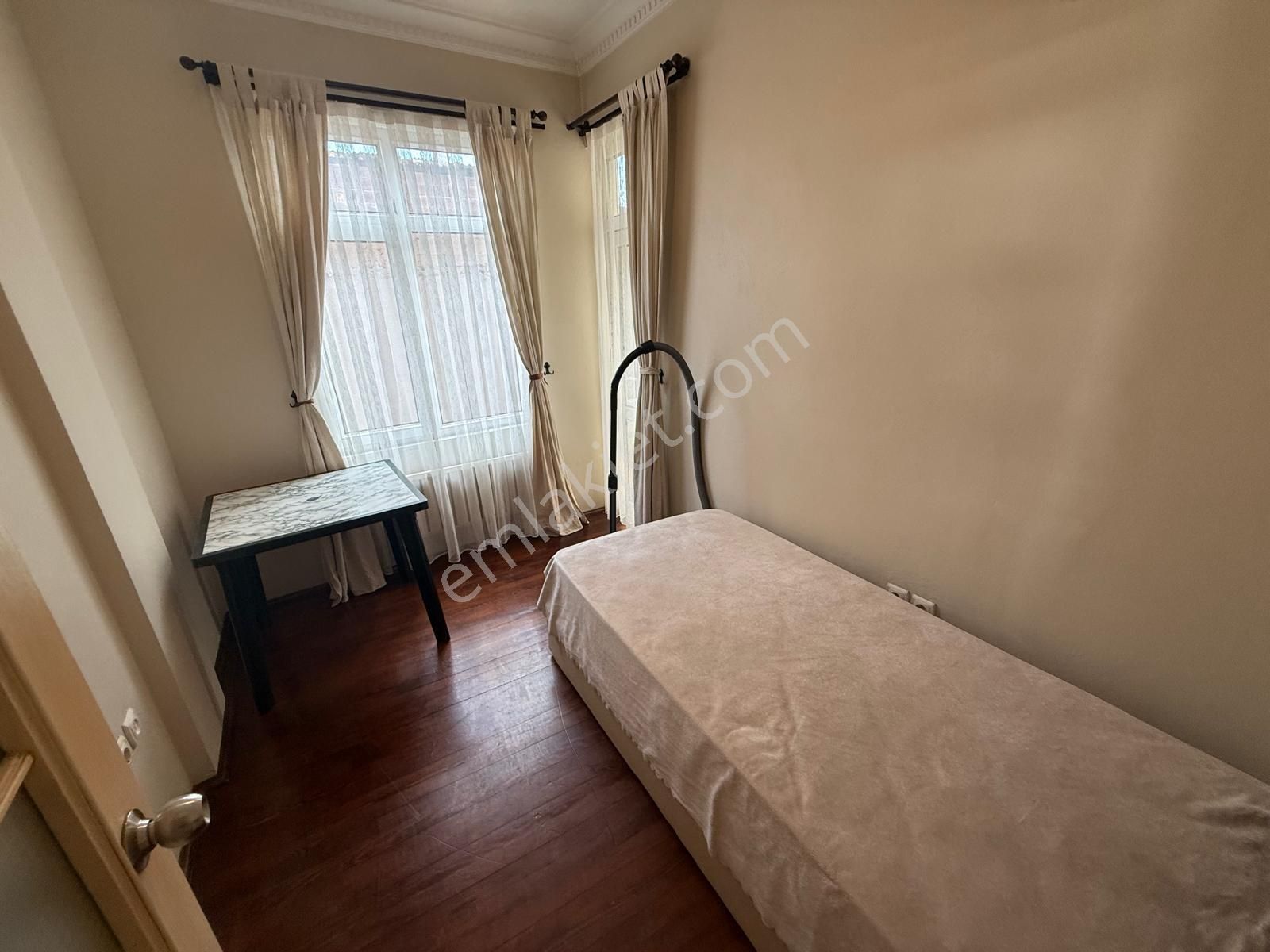 Delux'den Sahile Yürüme Mesafesinde Geniş Satılık 3+1 Daire - Görsel 9