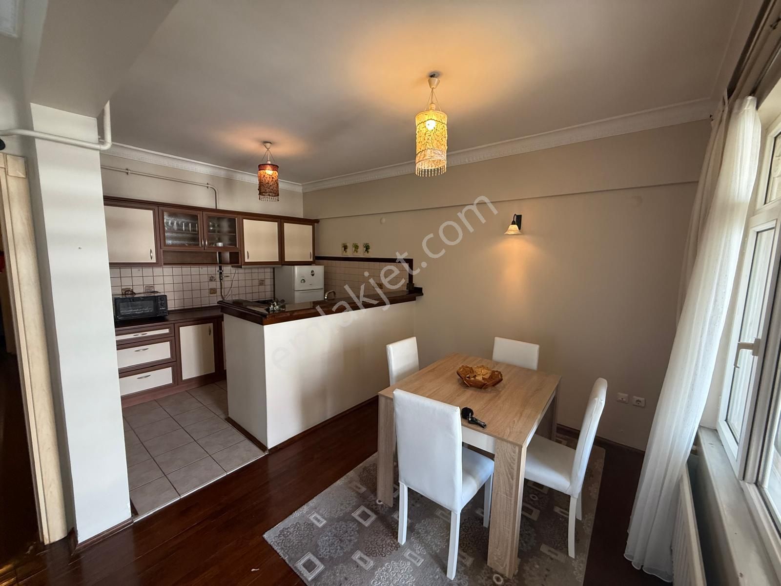 Delux'den Sahile Yürüme Mesafesinde Geniş Satılık 3+1 Daire