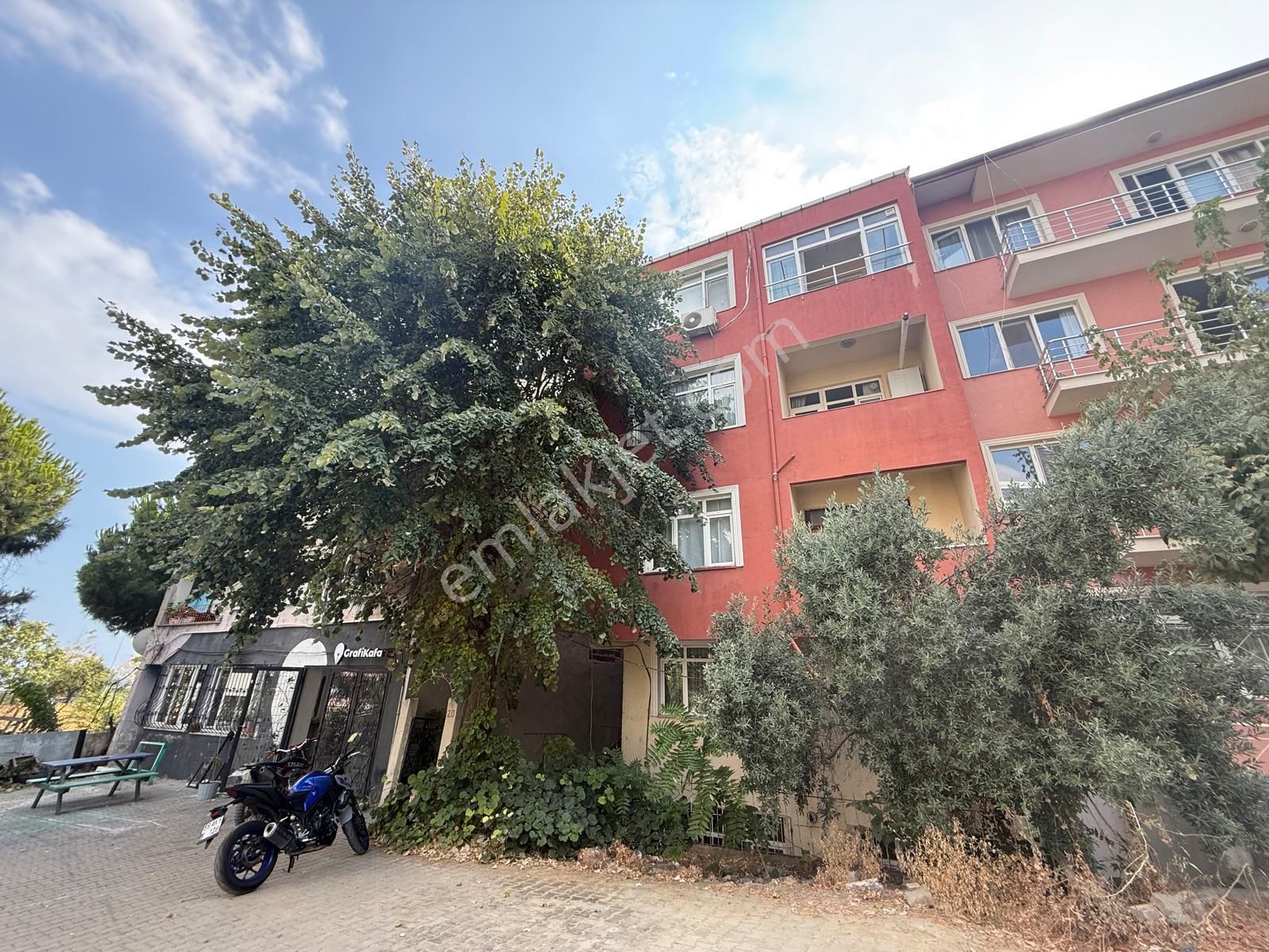 Delux'den Sahile Yürüme Mesafesinde Geniş Satılık 3+1 Daire - Görsel 13