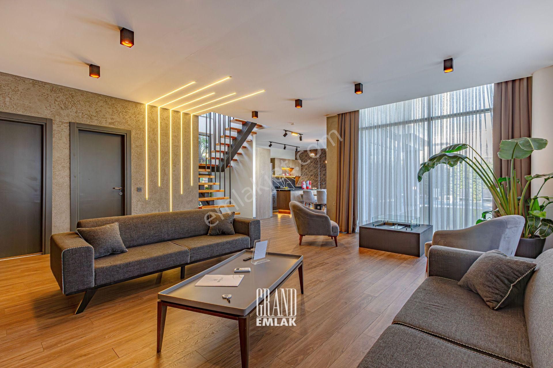 Kadriye'de Modern Müstakil 2 Havuzlu Satılık 3+1 Villa