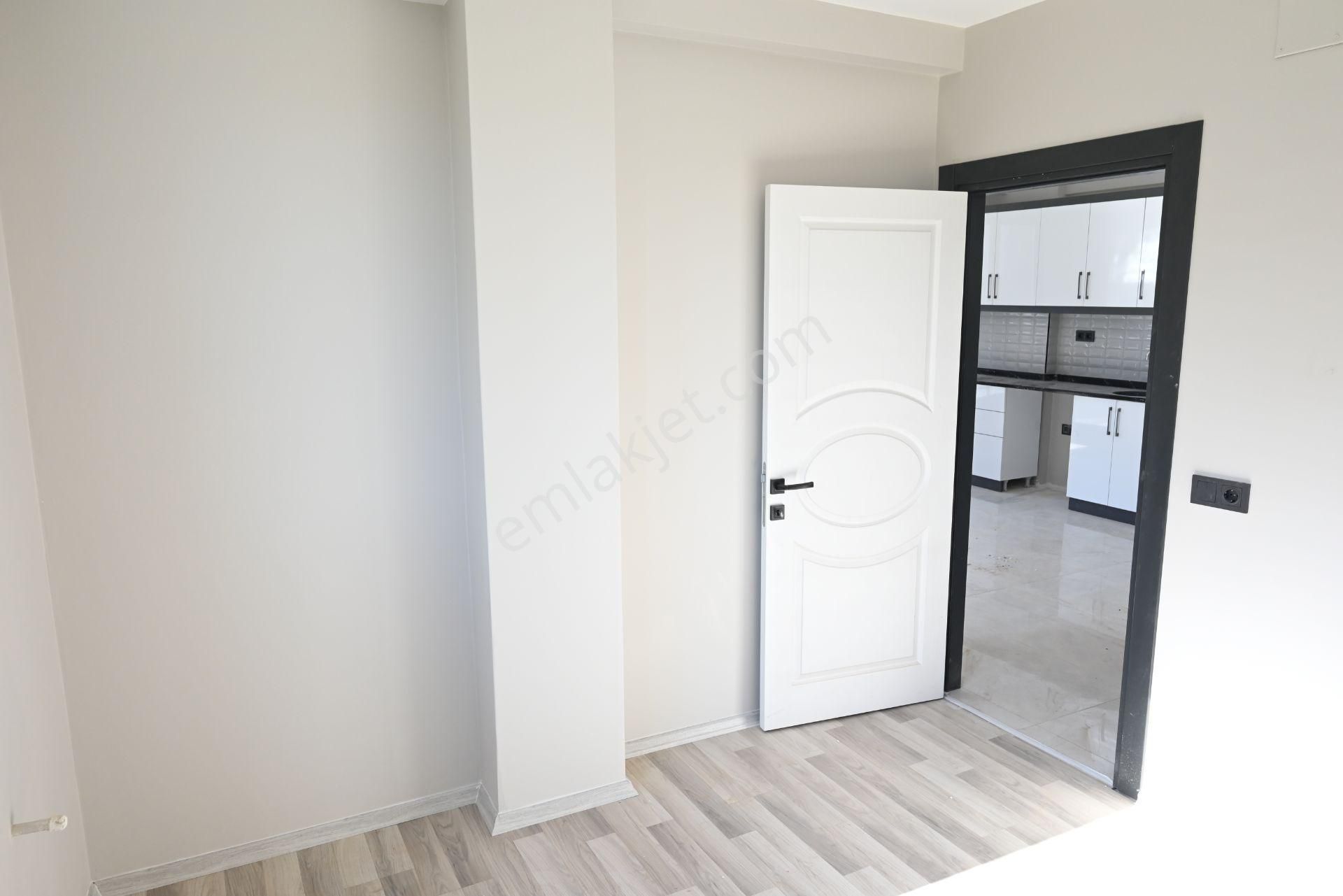 Mersin Üniversite Caddesine Çok Yakın Konumda 2+1 Sıfır Satılık - Görsel 24