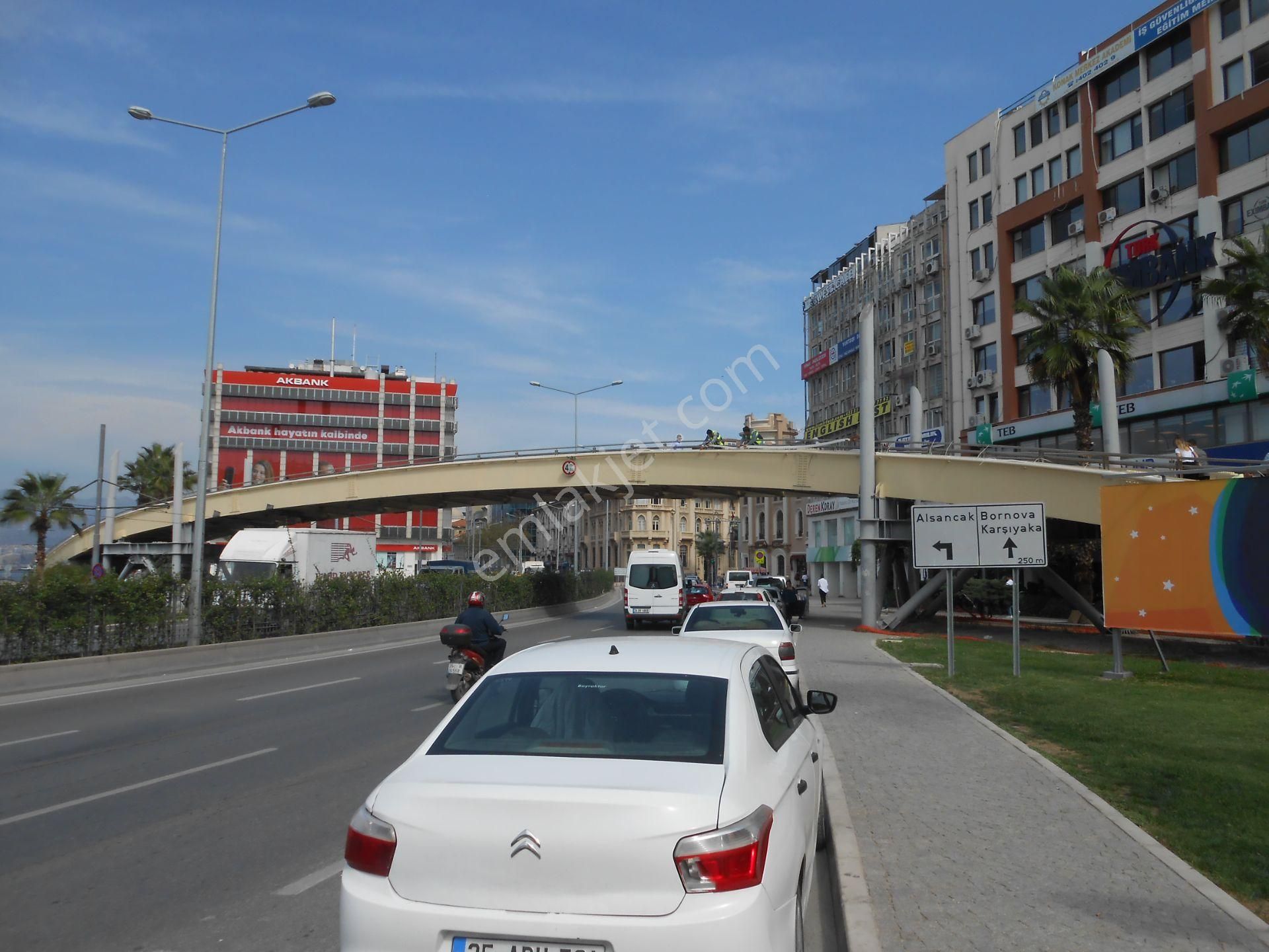 Konak’ın Kalbinde, Deniz Manzaralı 25 M² Kdv Avantajlı Hazır Ofis - Görsel 28