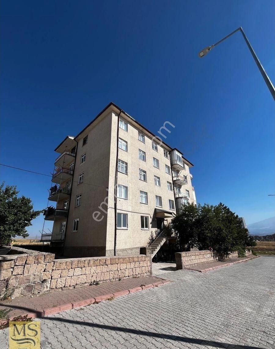 Erkilet Osmangazi Mahallesinde Satılık 3+1 Daire