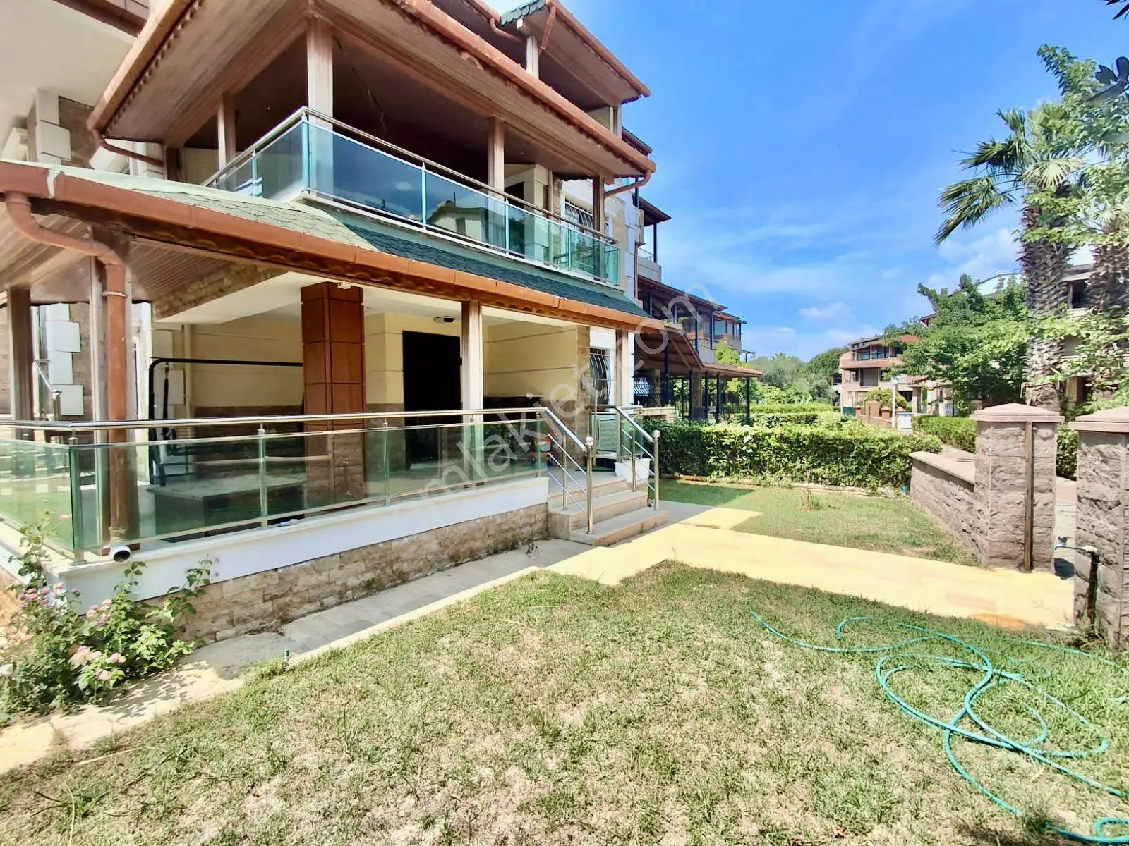 Sahil Siteleri 280m2 Kullanımlı 6+1 Müstakil Villa - Görsel 5