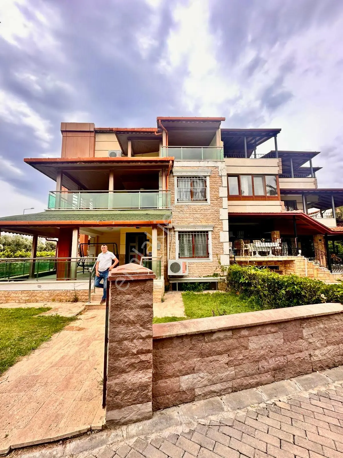 Sahil Siteleri 280m2 Kullanımlı 6+1 Müstakil Villa - Görsel 2