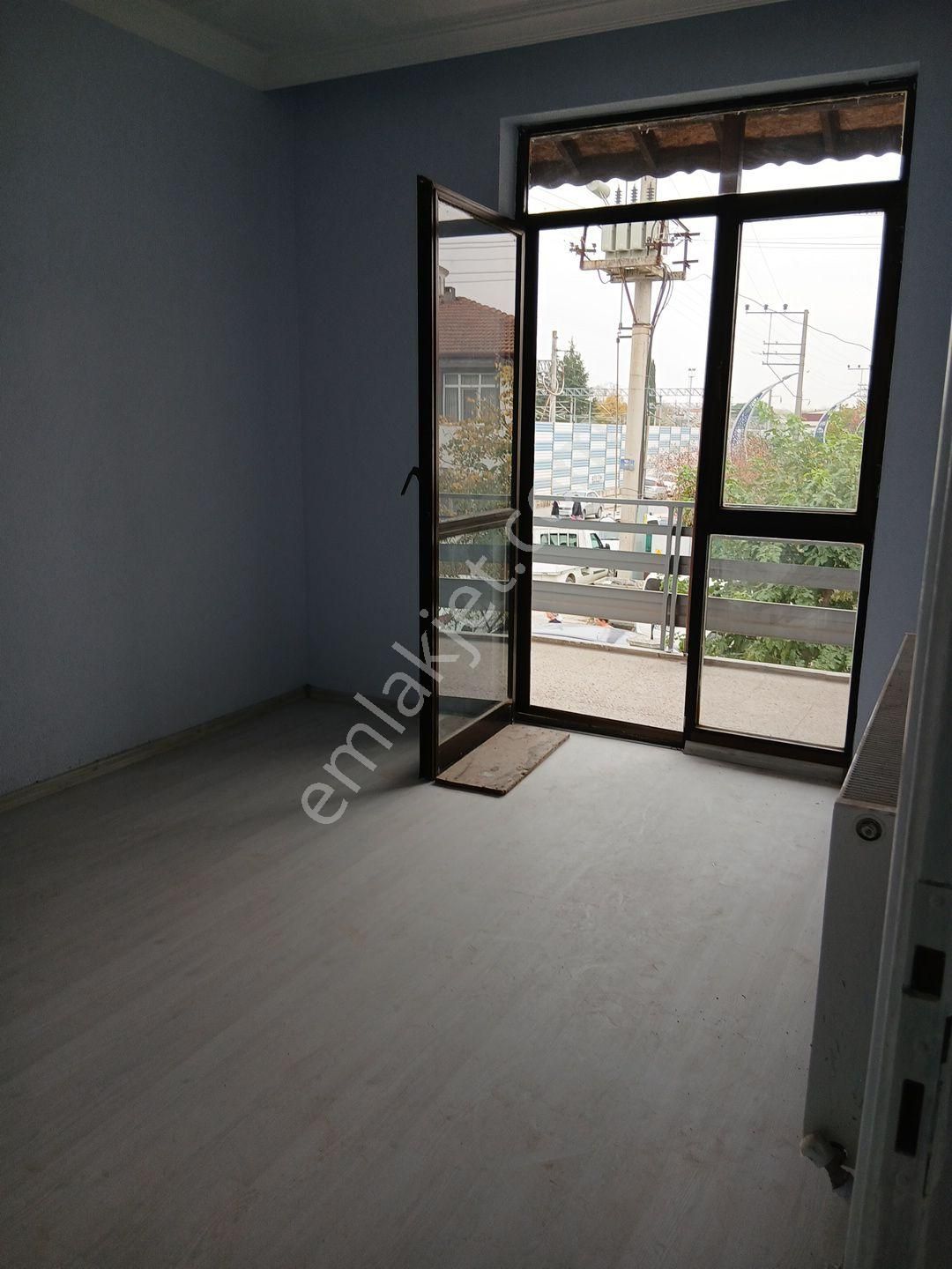 Arifiye Fatih Cad Pazar Yeri Girişinde Cami Karşısı 2 Katlı 125 M² Net 3 +1 Kiralık Daire - Görsel 18