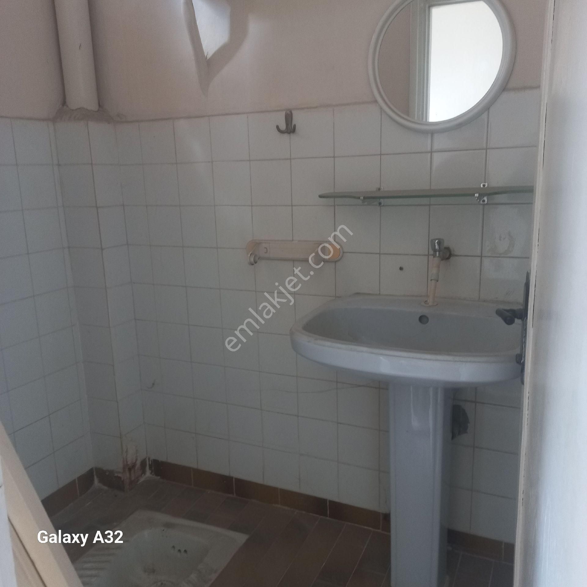 Arifiye Fatih Cad Pazar Yeri Girişinde Cami Karşısı 2 Katlı 125 M² Net 3 +1 Kiralık Daire - Görsel 25