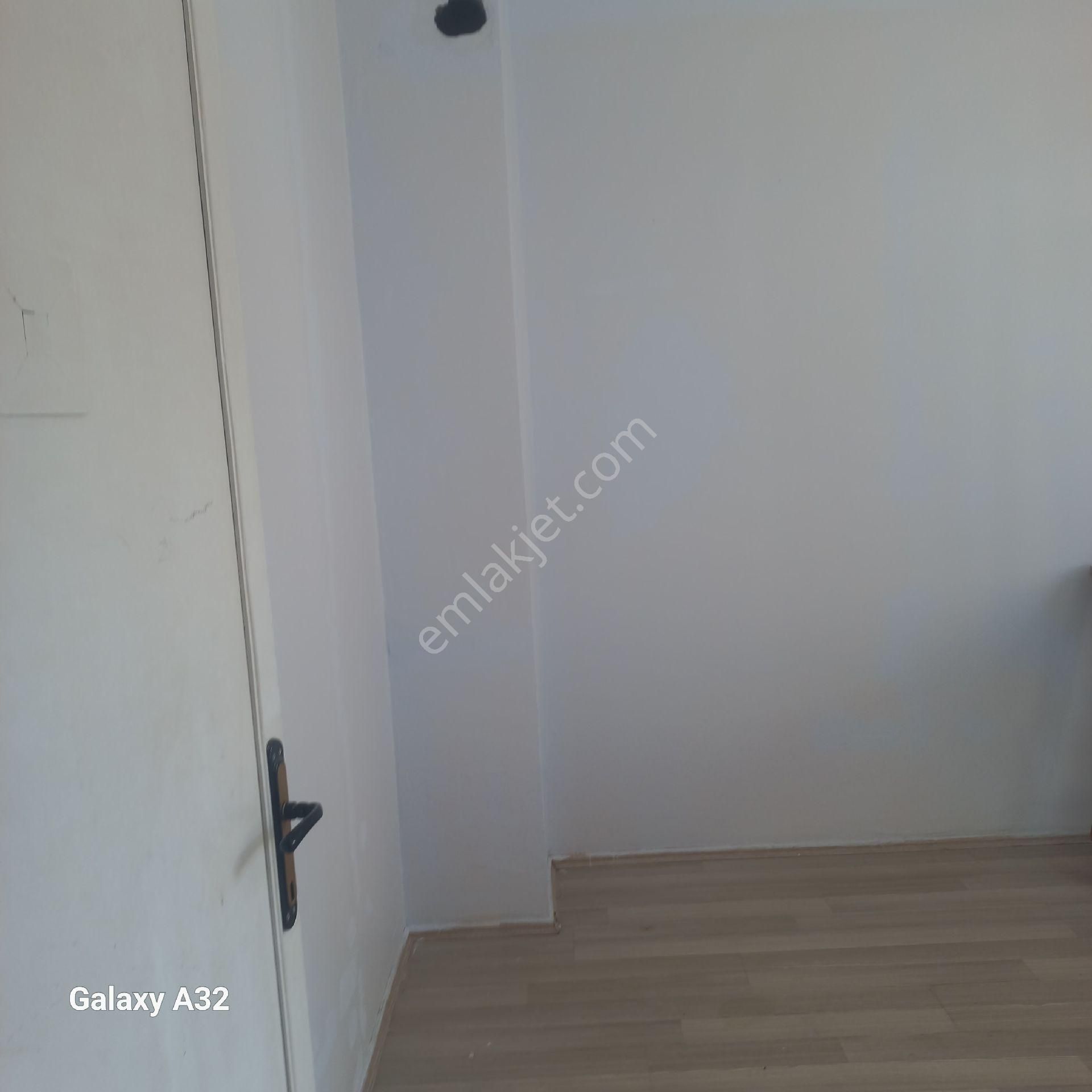 Arifiye Fatih Cad Pazar Yeri Girişinde Cami Karşısı 2 Katlı 125 M² Net 3 +1 Kiralık Daire - Görsel 32