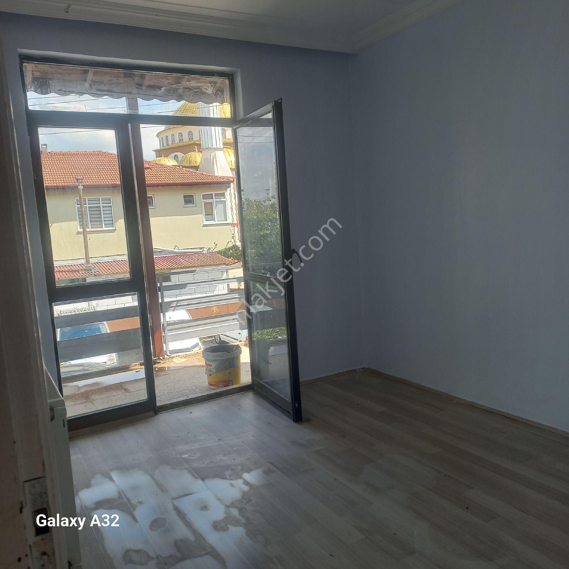 Arifiye Fatih Cad Pazar Yeri Girişinde Cami Karşısı 2 Katlı 125 M² Net 3 +1 Kiralık Daire - Görsel 33