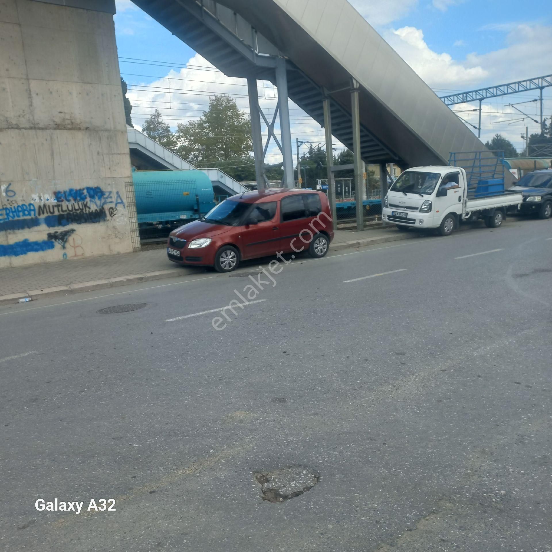 Arifiye Fatih Cad Pazar Yeri Girişinde Cami Karşısı 2 Katlı 125 M² Net 3 +1 Kiralık Daire - Görsel 22