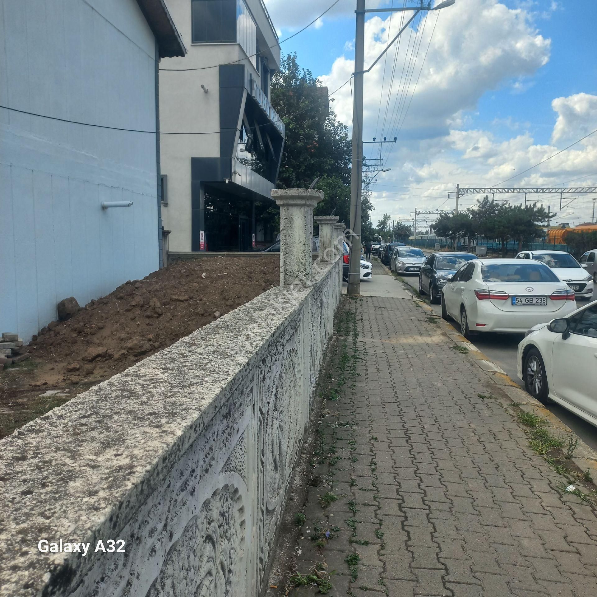 Arifiye Fatih Cad Pazar Yeri Girişinde Cami Karşısı 2 Katlı 125 M² Net 3 +1 Kiralık Daire - Görsel 20