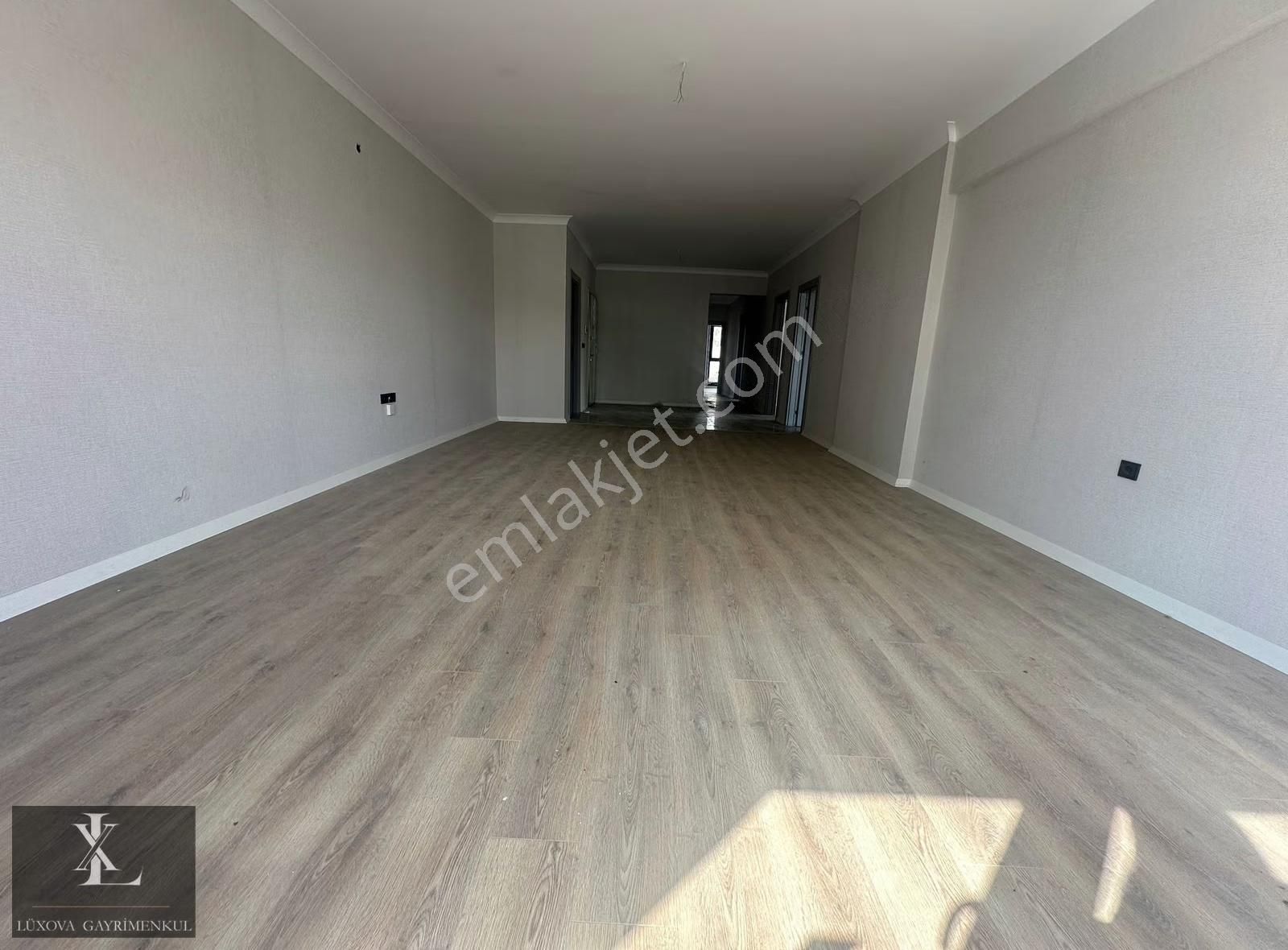 Ovacık Bulvar Yakını Giyinme Odalı & Ebeveyn Banyolu 4+1 Satılık - Görsel 8