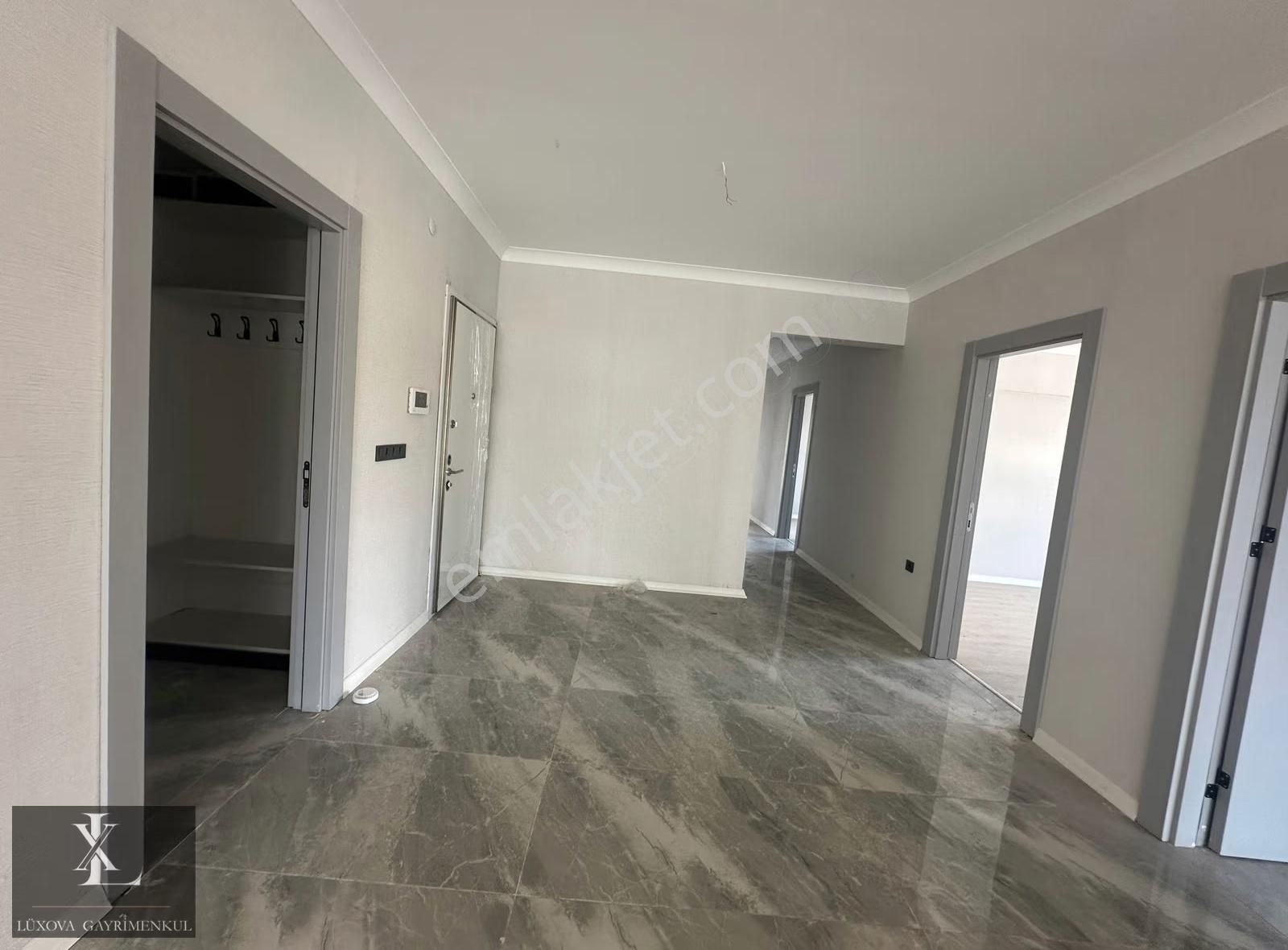 Ovacık Bulvar Yakını Giyinme Odalı & Ebeveyn Banyolu 4+1 Satılık - Görsel 13