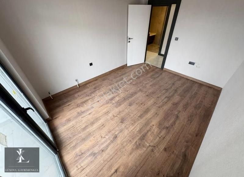 Ovacık'da Bulvar Üzeri Sıfır Yüksek Kat 4,5+1 Satılık ! - Görsel 11