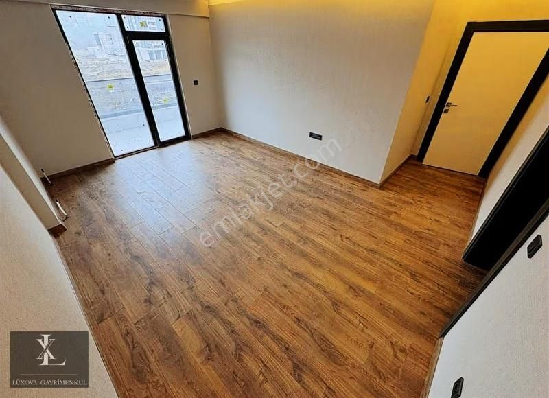 Ovacık'da Bulvar Üzeri Sıfır Yüksek Kat 4,5+1 Satılık ! - Görsel 15