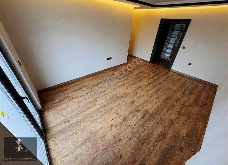 Ovacık'da Bulvar Üzeri Sıfır Yüksek Kat 4,5+1 Satılık ! - Görsel 4