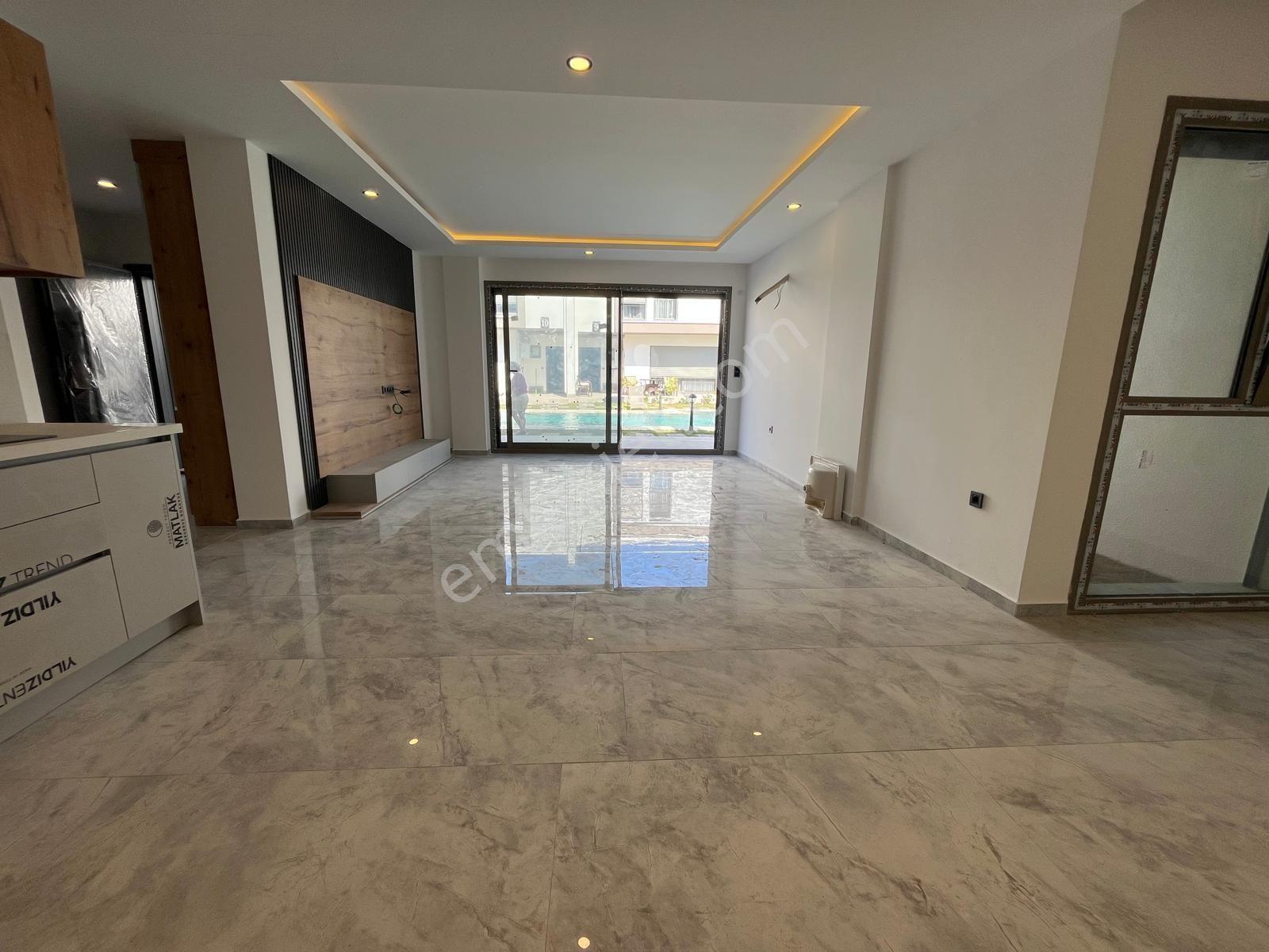 Kuşadası Sahil Sitelerinde Yolun Altında 3+1 130m2 Dubleks Yerden Isıtmalı Müşterek Havuzlu Lux - Görsel 21