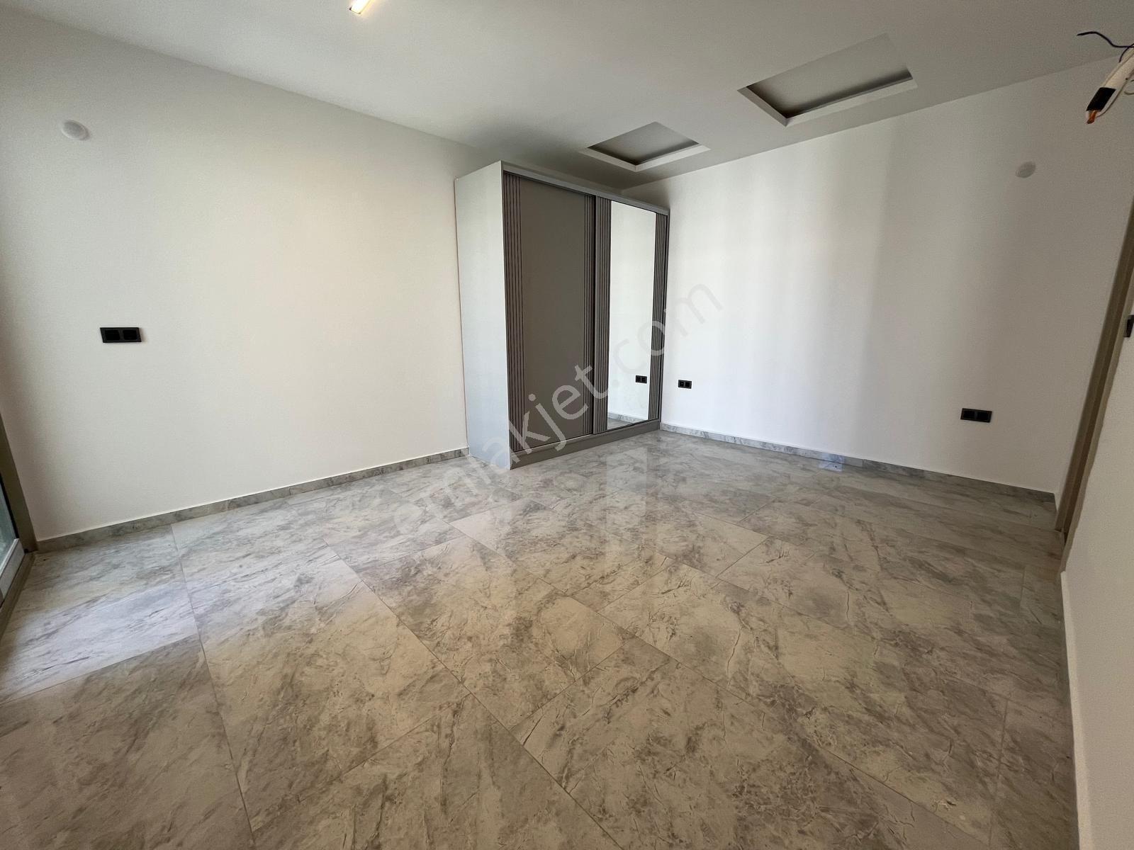 Kuşadası Sahil Sitelerinde Yolun Altında 3+1 130m2 Dubleks Yerden Isıtmalı Müşterek Havuzlu Lux - Görsel 30