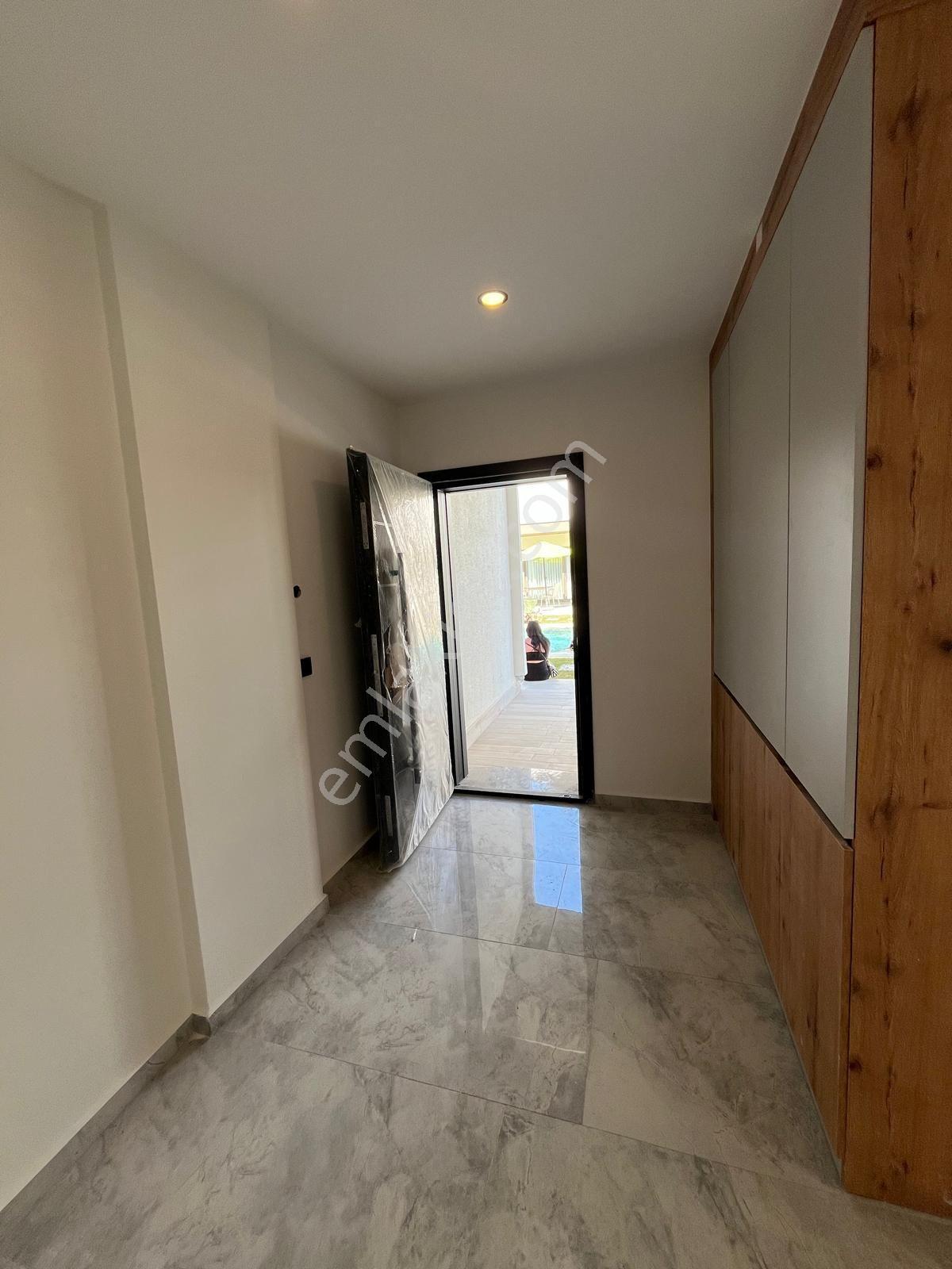 Kuşadası Sahil Sitelerinde Yolun Altında 3+1 130m2 Dubleks Yerden Isıtmalı Müşterek Havuzlu Lux - Görsel 27