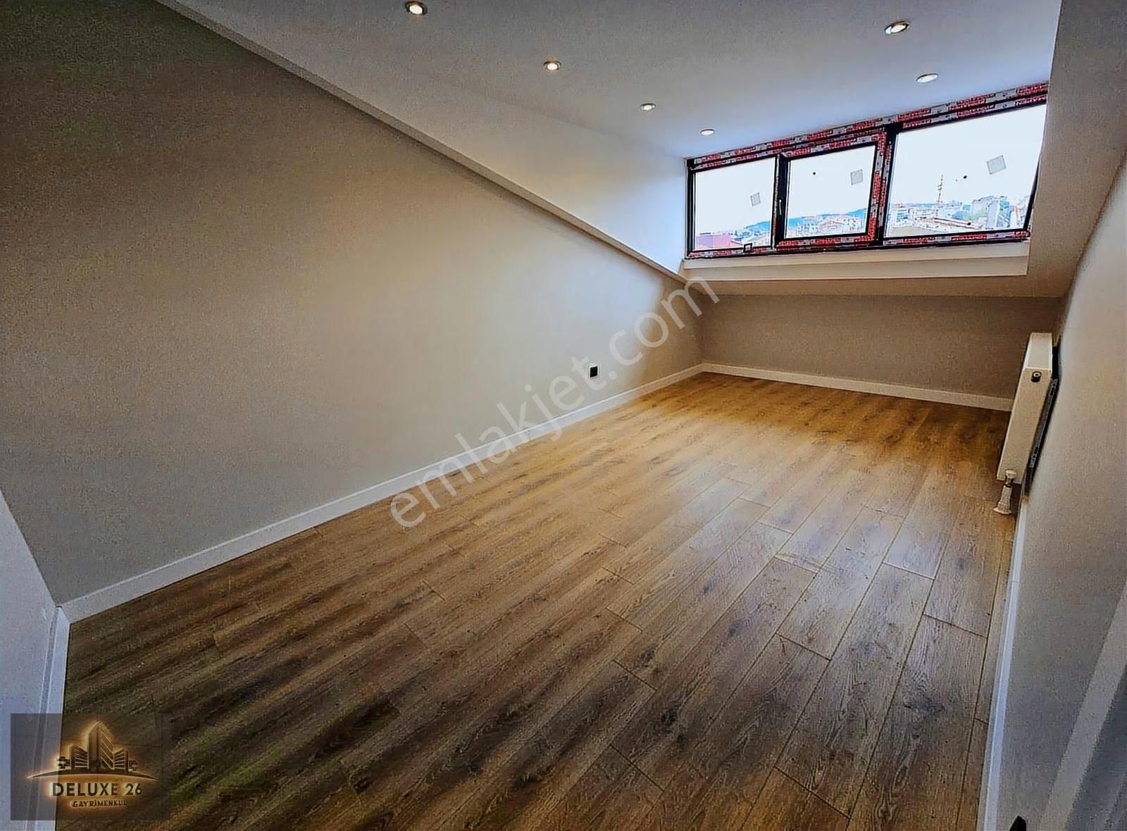 Sıfır Binada Deniz Manzaralı Otoparklı Teraslı 3+2 Dublex Daire - Görsel 14