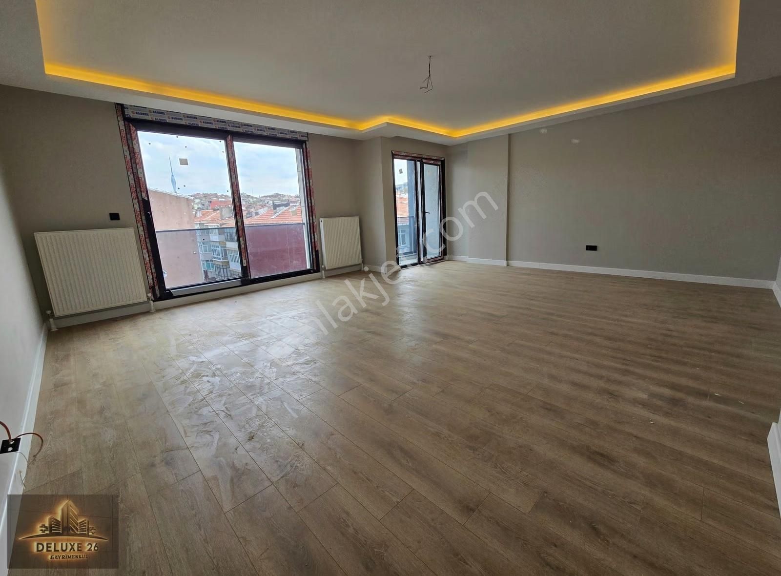 Sıfır Binada Deniz Manzaralı Otoparklı Teraslı 3+2 Dublex Daire - Görsel 4